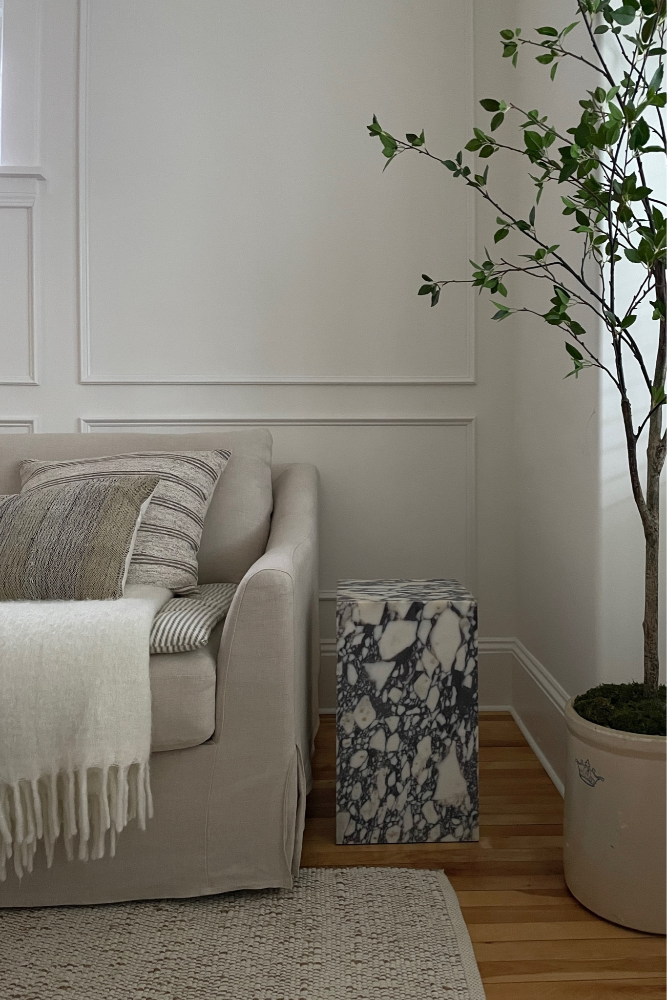 viola marble side table of my dreams 🫳🏻✨

#LTKhome