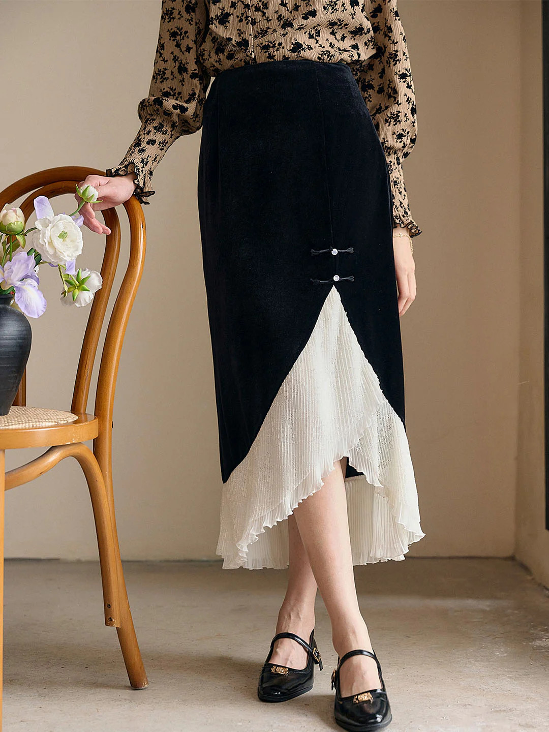 Reese Contrast Lace Paneled Velvet Skirt | SimpleRetro