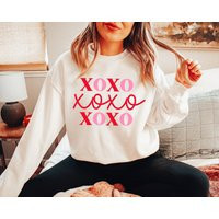 Xoxo Valentines Sweatshirt, Cute Valentine's Day Crewneck, Girlfriend Valentine Sweater, Love Xoxo Shirt | Etsy (US)