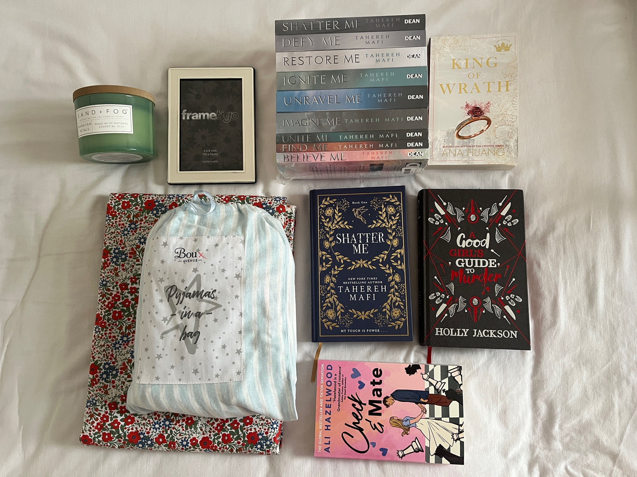christmas gifts haul part 2

i love getting books, candles and pyjamas!! literally all the best essentials for a lovely self care evening 

#LTKfindsunder100 #LTKGiftGuide LTKFestiveSaleUK