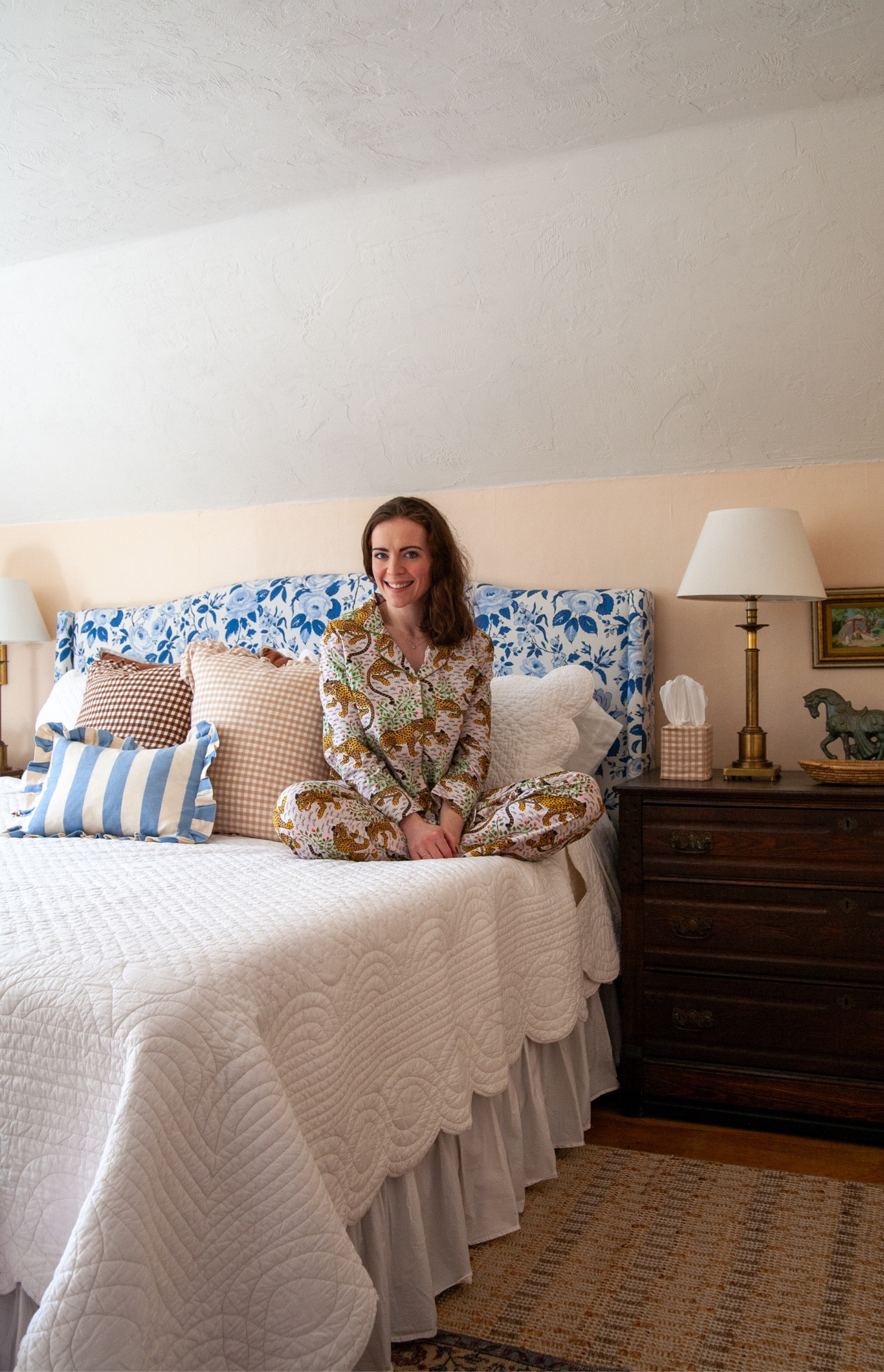 I’ve worked so much on my bedroom in the past few months but still wore old target t shirts to bed. Pretty room deserves pretty pajamas, right?? I love all of the prints from @printfresh and they come in short, long, robe, nightgown, and more! They’re a newer woman-owned company and their designs are painted and designed in Philadelphia and ethically manufactured in India. You will love them!!

#LTKhome