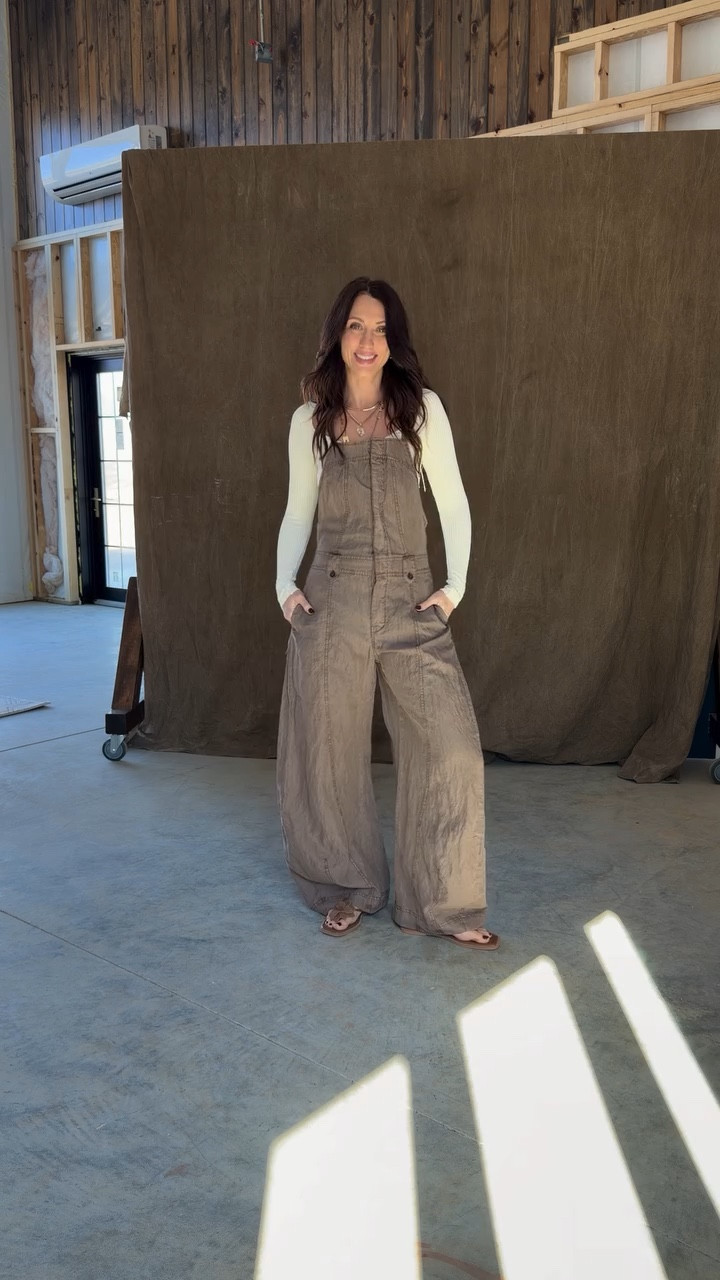 Wearing the size small 
#comfyoutfit

#LTKootd #LTKSeasonal