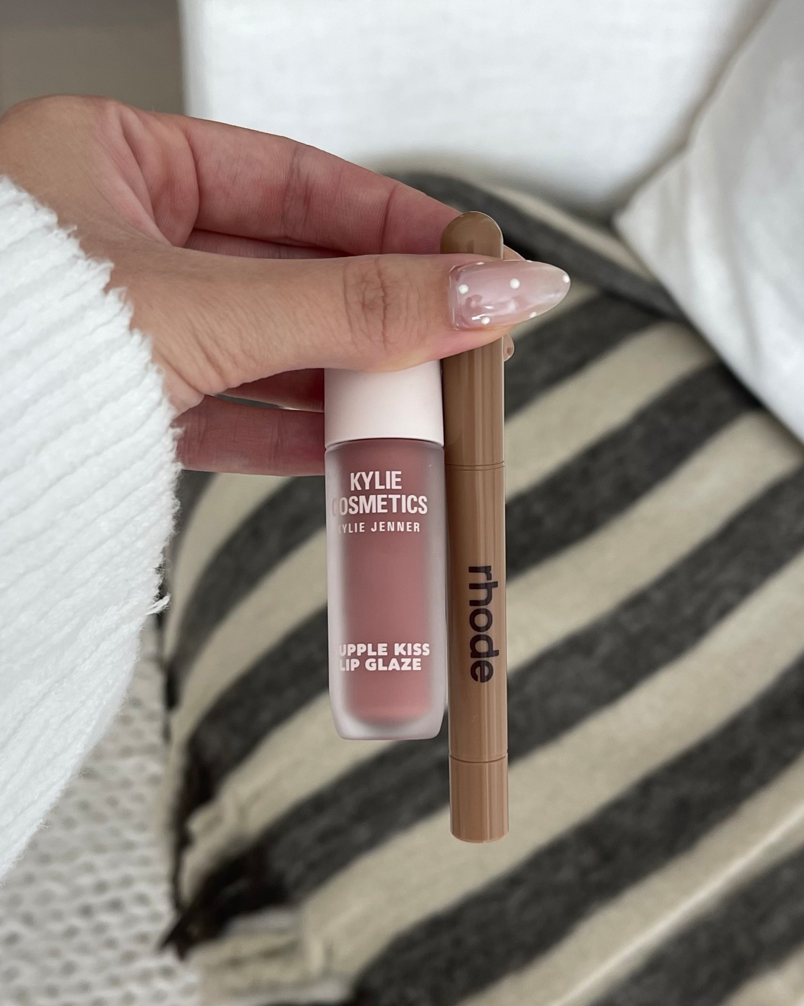 recent lip combo 💋 rhode peptide lip shape in “twist” & kylie cosmetics supple lip glaze in “comes naturally" (comes with the liner too!)

#LTKBeauty #LTKFindsUnder50