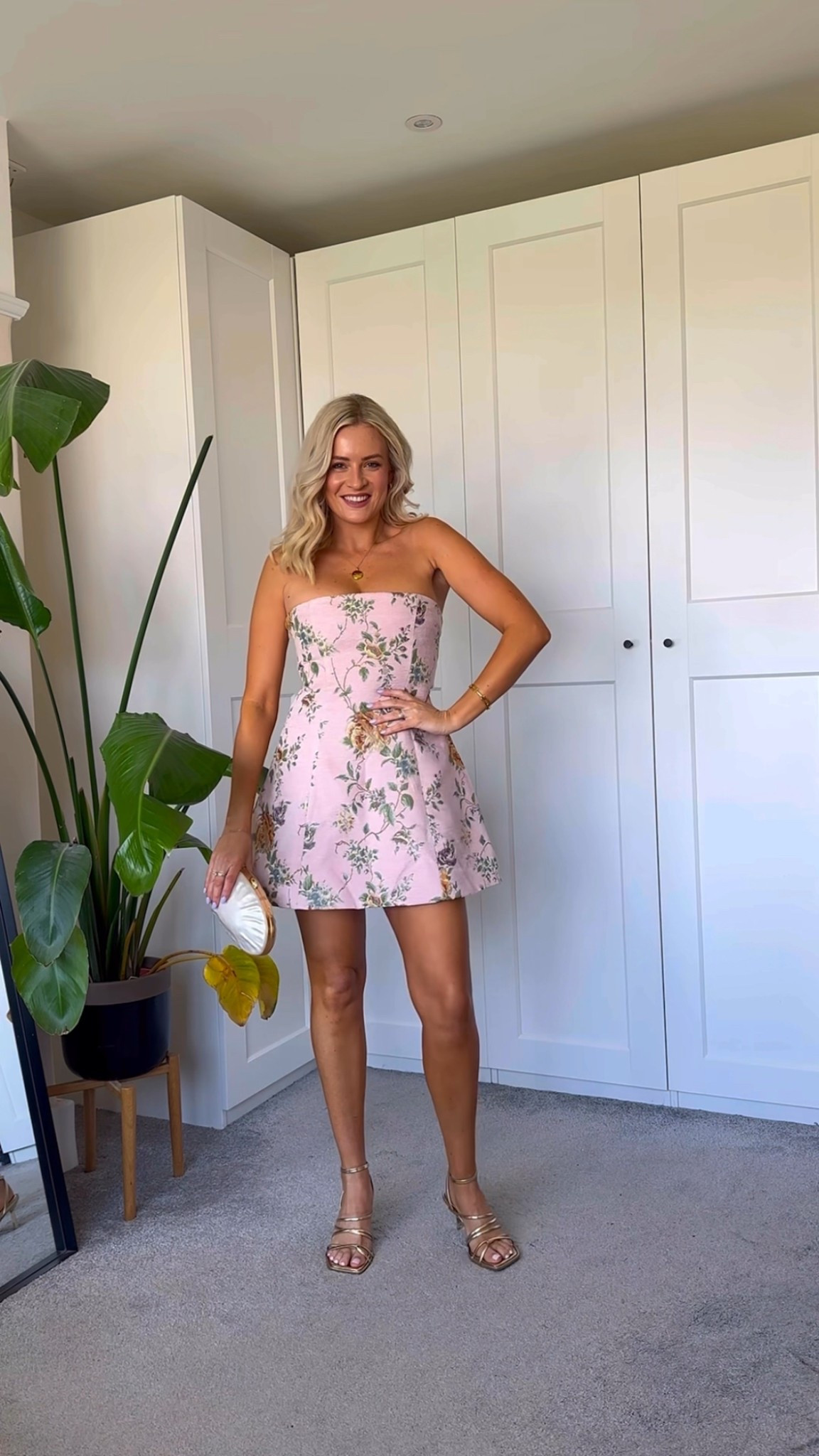 Such a cute pink dress! Wearing a 10 (sized up one)

Plt, mini dress, holiday dress 