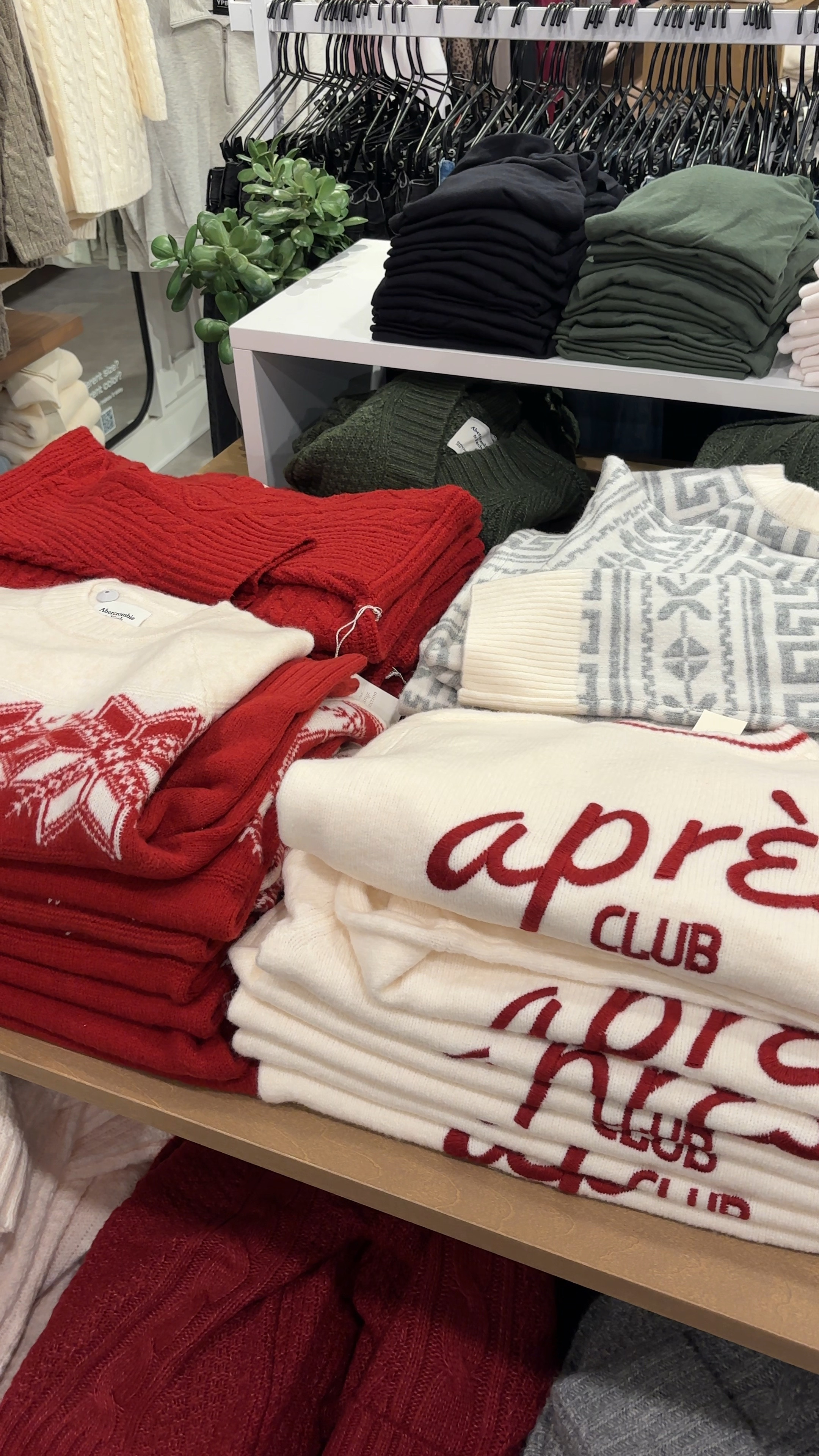 Abercrombie’s Christmas sweaters and outfits ❣️🎄

#LTKHoliday #LTKSeasonal #LTKVideo