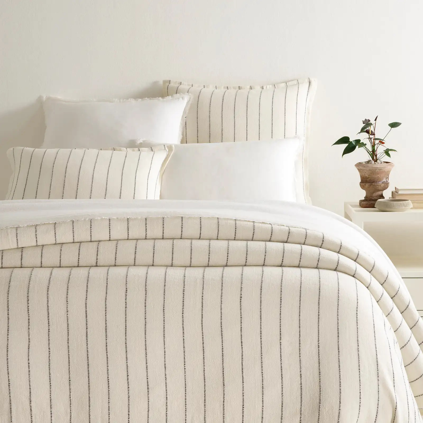 Leigh Linen Duvet Cover | Annie Selke
