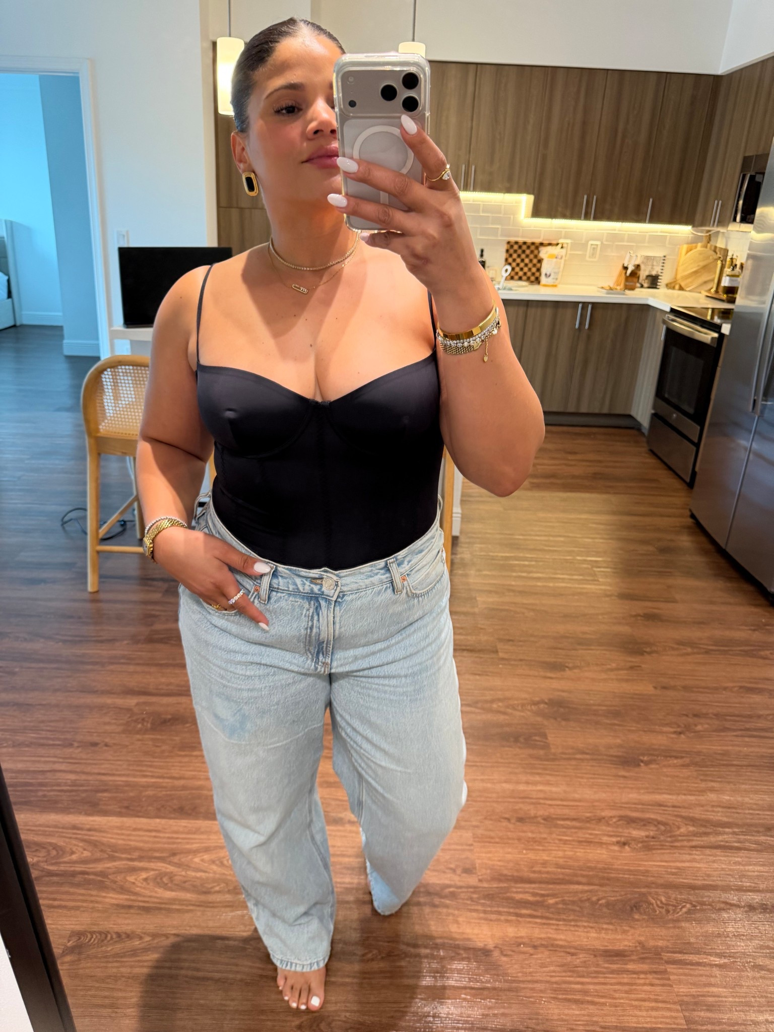 Jeans size 9/29
Top size L (size down, it has a lot of stretch ?