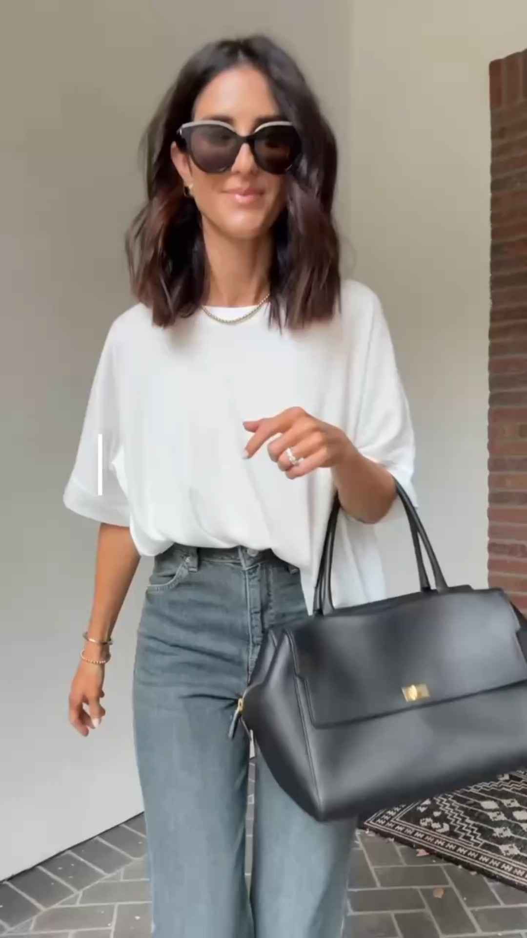 Today’s OOTD… I own this tee in way too many colors but love it so much! I’m just shy of 5-7” wearing the size small and size 2 jeans
StylinByAylin, Aylin #amazon #zara #nordstrom #ootd #outfitinspo

#LTKgrwm #LTKootd #LTKStyleTip