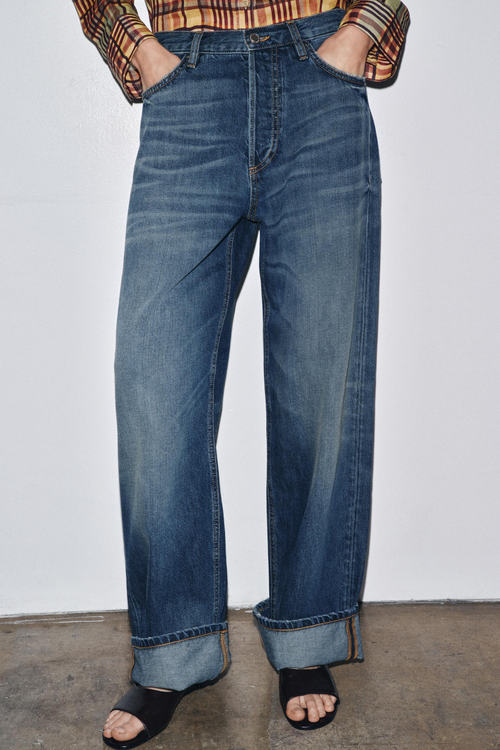 ZW COLLECTION LOW-RISE BAGGY JEANS | Zara US
