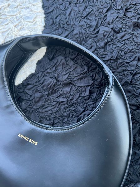 Mini black handbag 

#LTKstyletip #LTKFind #LTKitbag
