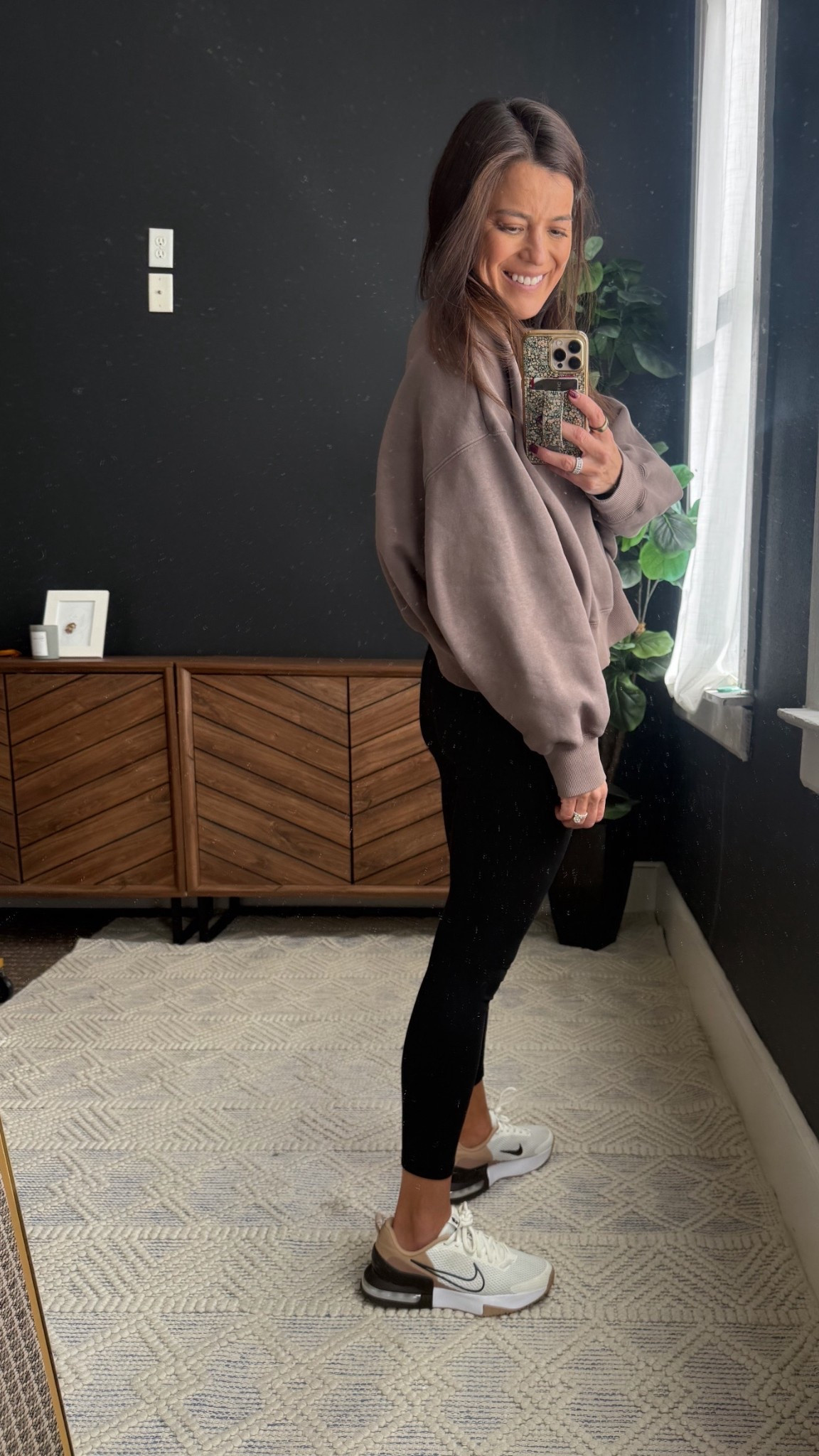 Wearing a medium in the crew neck. It is more cropped! The shoes are men’s, so just make sure you’re checking those sizes. 🤎

#LTKShoeCrush #LTKootd #LTKActive