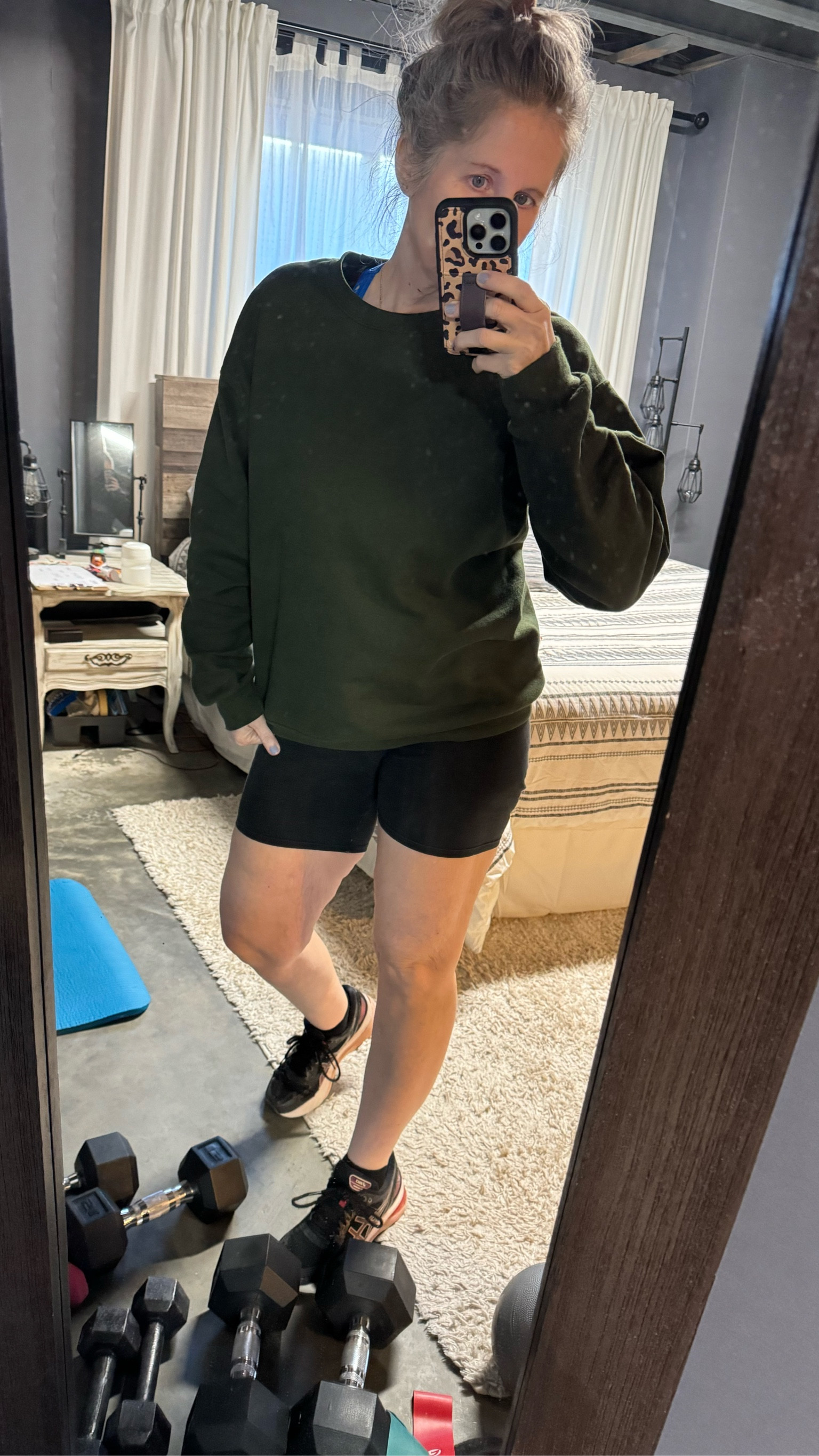 Workout swag-
a comfy sweatshirt, biker shorts, sports bra, ribbed tank & and pair of ASICS gel nimbus!💣


Follow me @nickibthomas on LTK for exclusive content and deals

#LTKover40 #LTKfindsunder50 #LTKshoecrush