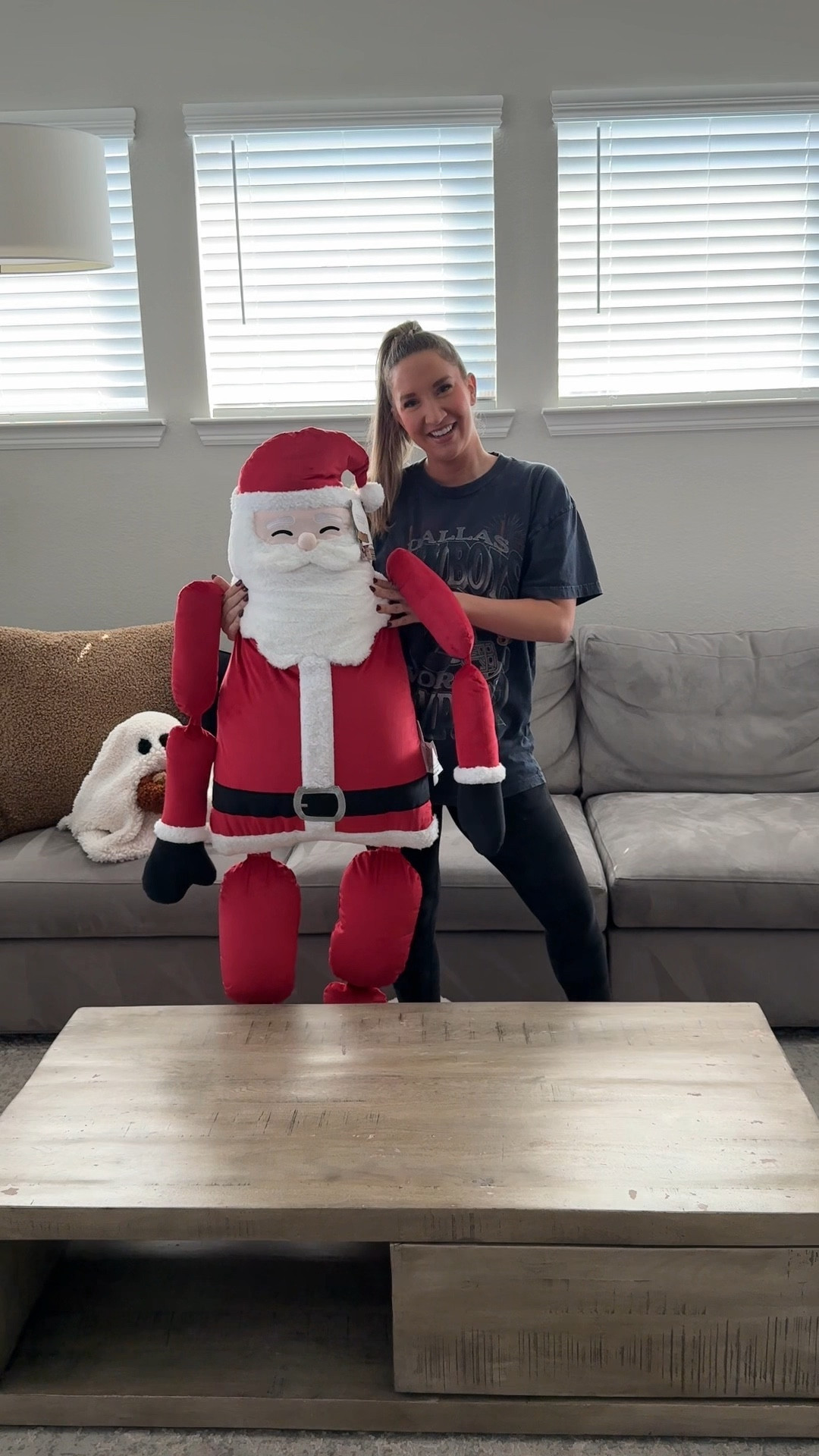 Lifesize santa pillow!

Christmas decor, christmas pillow, santa pillow

#LTKVideo #LTKSeasonal #LTKHoliday