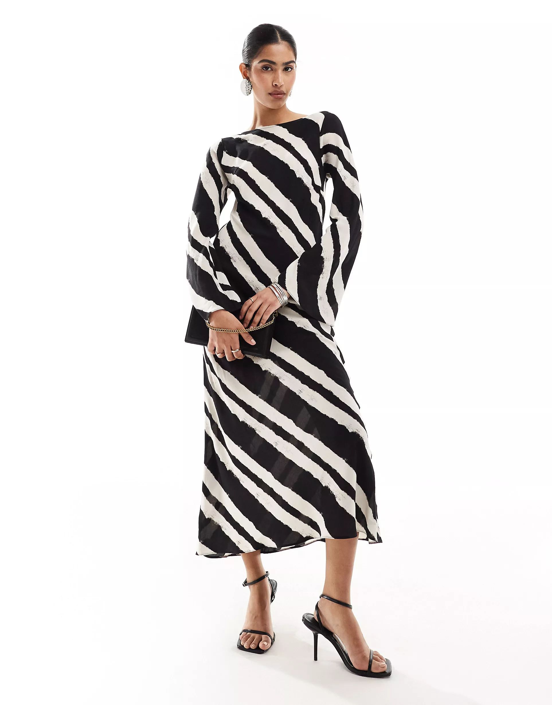 New Look long sleeve midi dress in black stripe pattern | ASOS (Global)