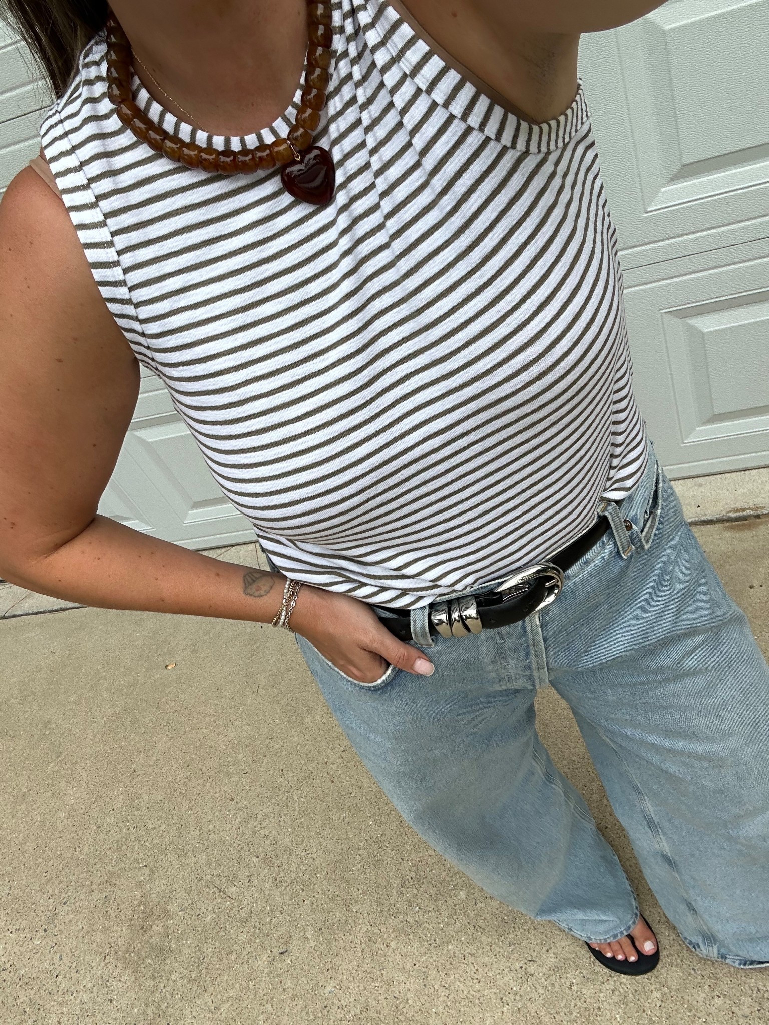 Casual day! 🖤

#LTKFindsUnder100 #LTKStyleTip