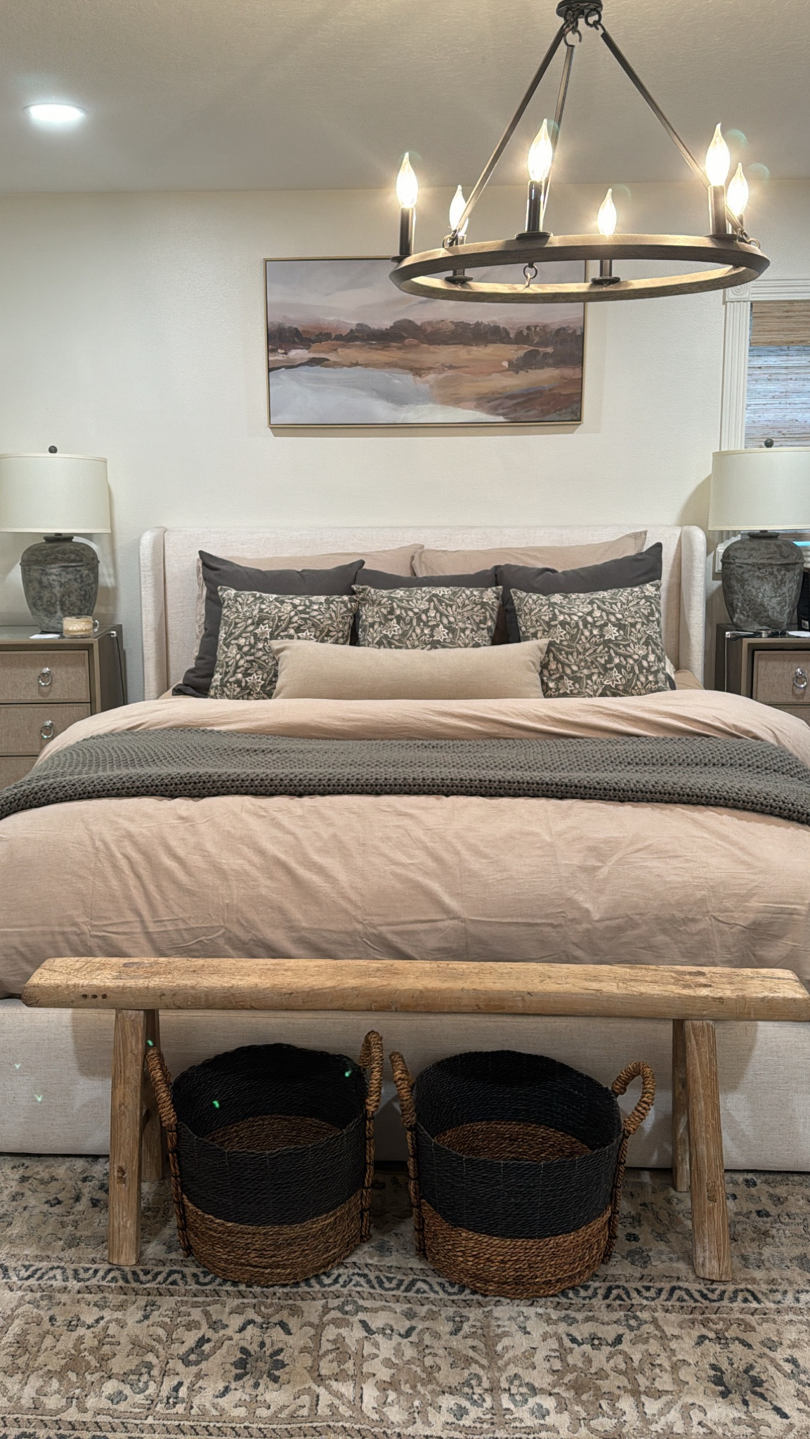 Bedroom home decor & furniture 
Storage bed
Walmart duvet cover
Amazon wooden bench
Walmart throw pillows
Target throw blanket 

#home #bedroom #laurabeverlin 

#LTKHome #LTKSaleAlert #LTKFindsUnder100