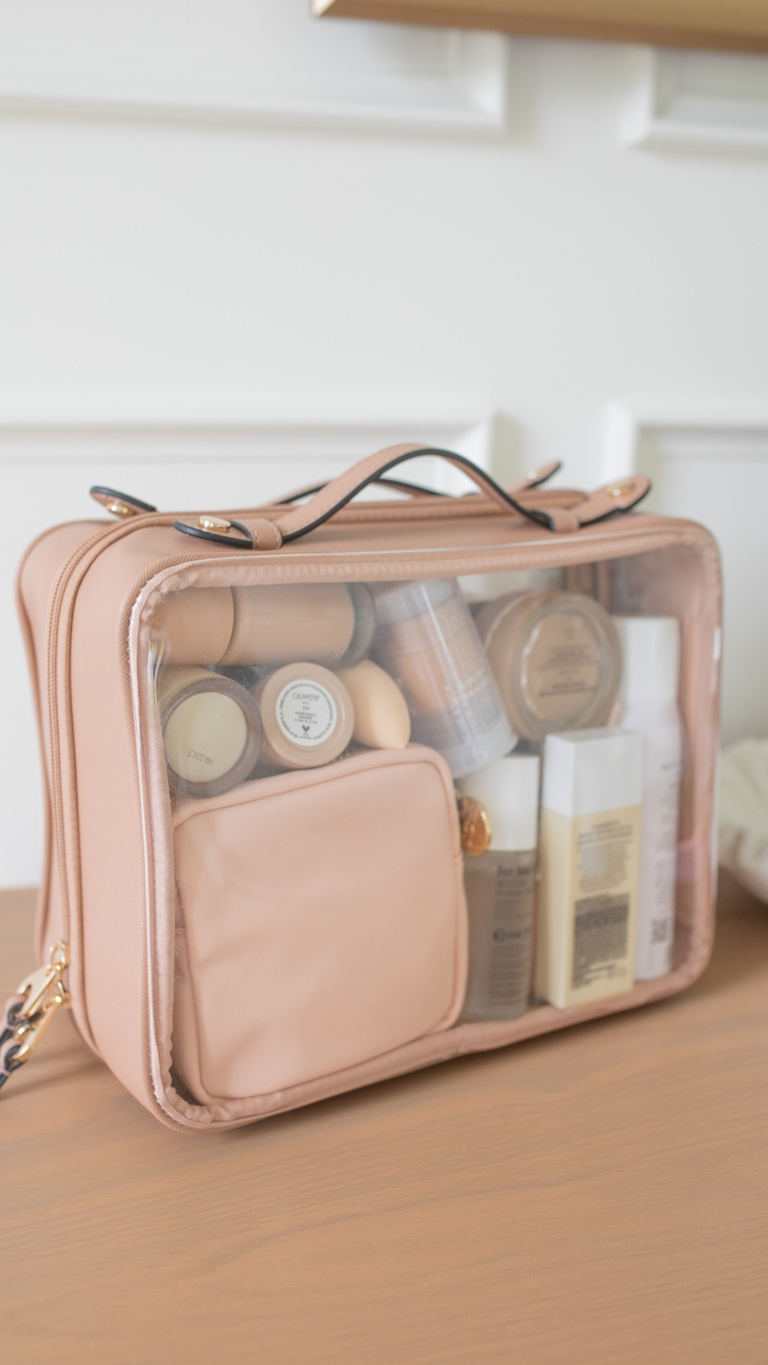 Pack my cosmetic pouch with me 

Travel beauty, cosmetics, calpak, Amazon finds, Amazon travel

#LTKTravel