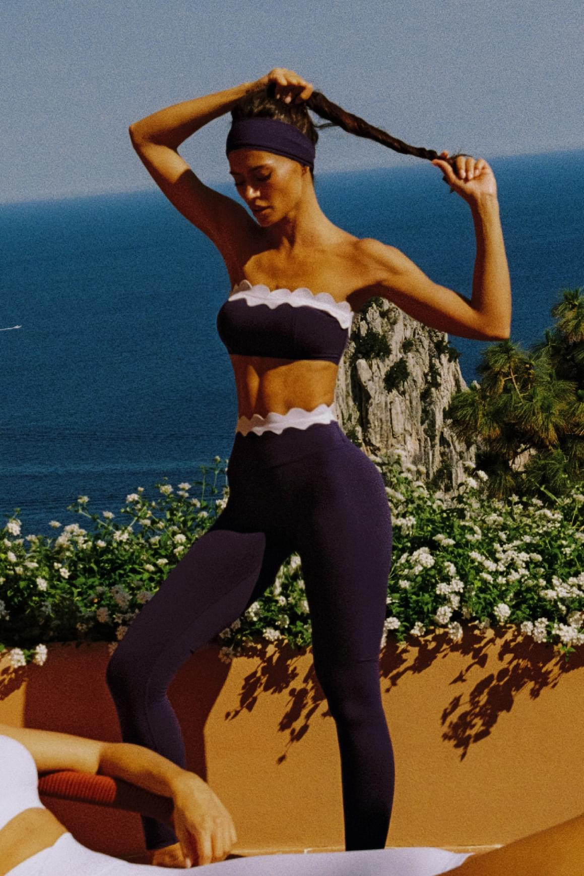 Scallop Contrast Scrunch Legging | WISKIIACTIVE