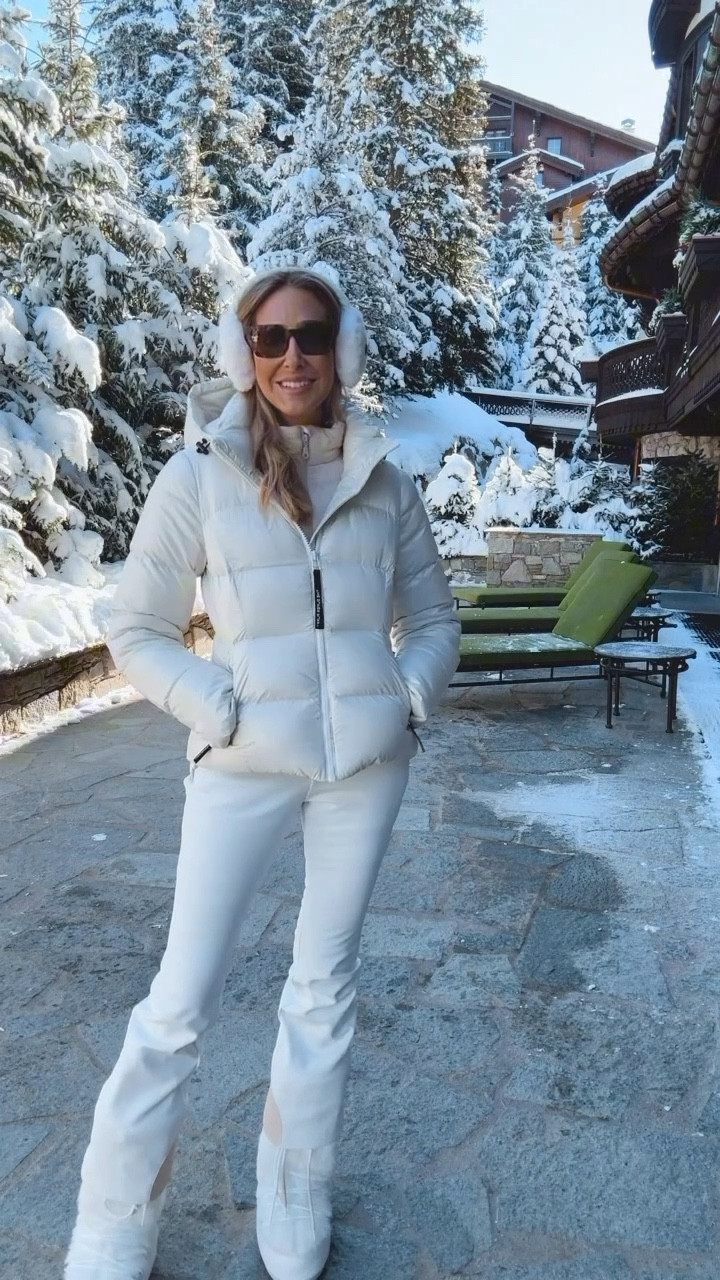 Ski and winter outfit I wore in Courchevel 
Nothing feels more chic in the snow than an all-white winter look 🤍 fits true to size and I’m wearing size small 
Ski outfit 
Winter outfit 
Snow outfit 
Puffer jacket 
Thermal 




#LTKTravel #LTKootd #LTKU