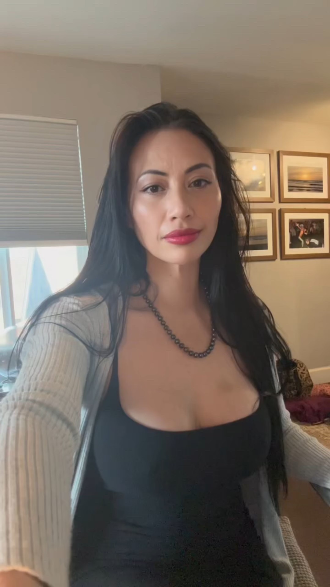 Okay… apparently press-on toenails exist and I’m late to the party 💅🏽

Found these at Angel Beauty Supply and I’m genuinely so happy. I needed a pedi for my upcoming Valentine’s trips to Colombia and Mexico, I hate getting my nails done, and this was the quiet, low-effort solution.

No salon. No waiting. Just ready.