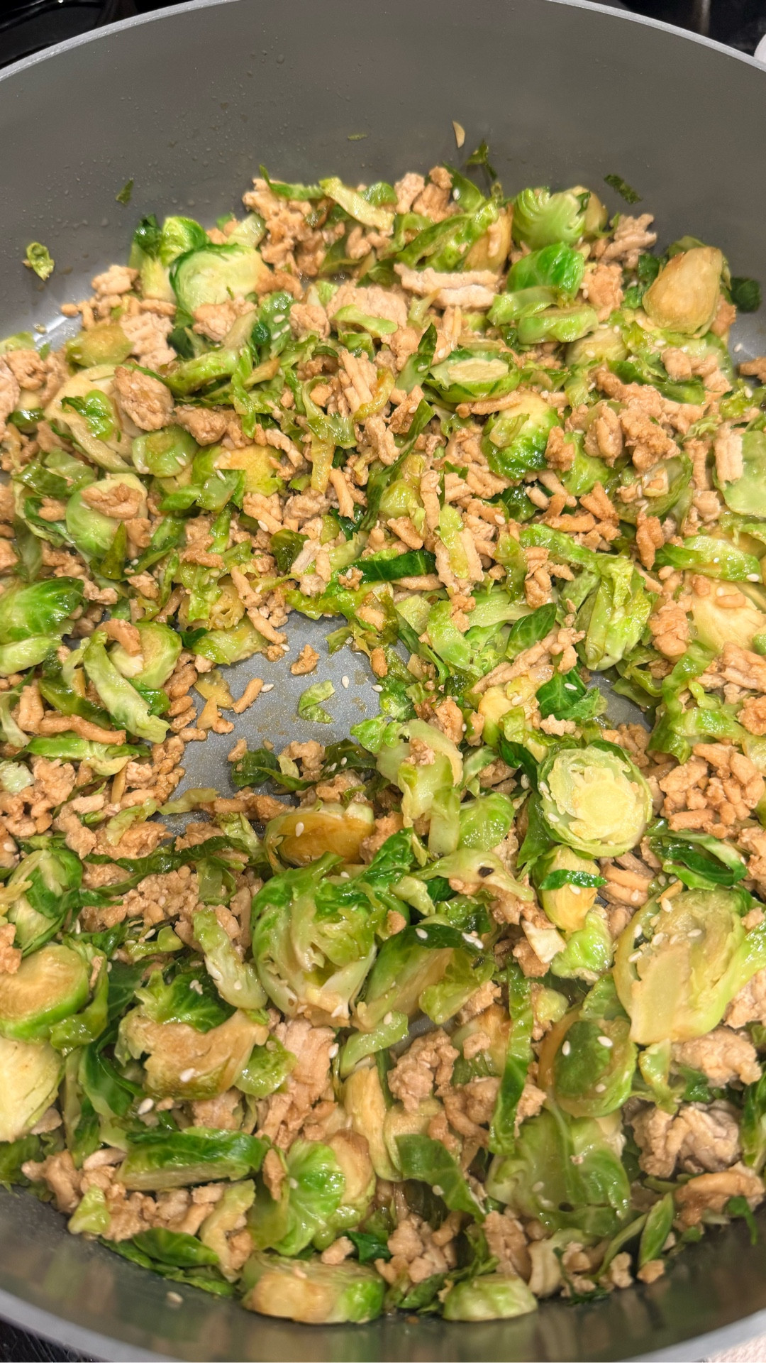 This recipe is from @lainiecooks_ !! I’m on a new healthy journey and easy, simple, and healthy yet delicious recipes are the best for me personally. I don’t like to spend too much time in the kitchen so this has become one of my go to’s 🥬🥘