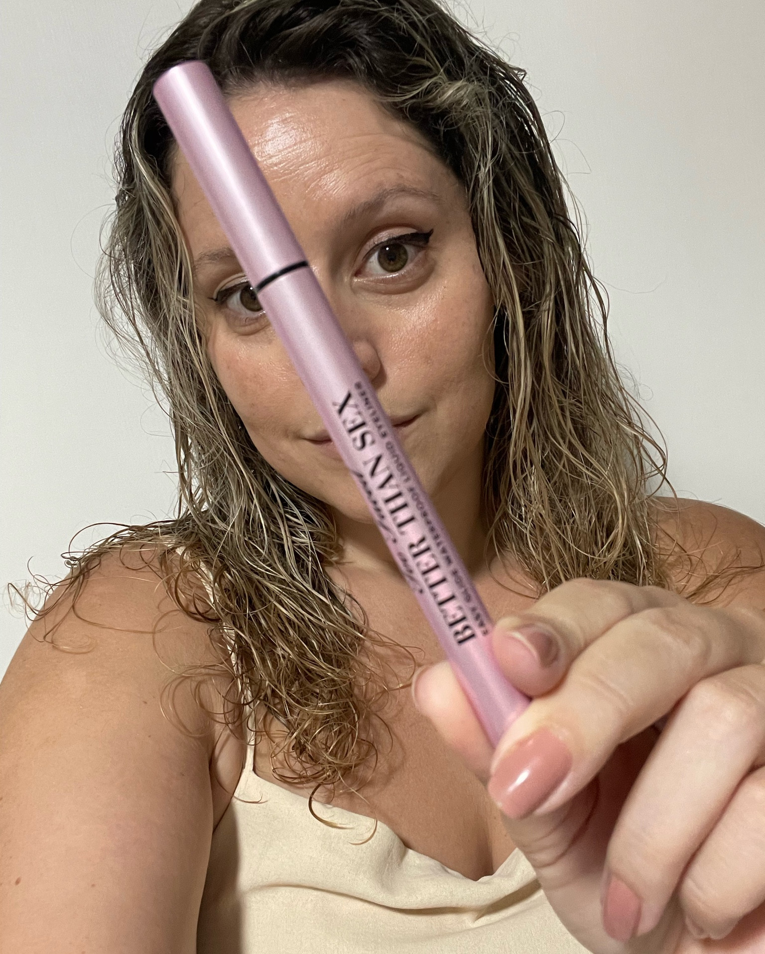 Você que não sabe fazer o famoso gatinho assim como eu, achei o produto que fez o milagre acontecer ! 

#LTKstyletip #LTKbeauty #LTKbrasil