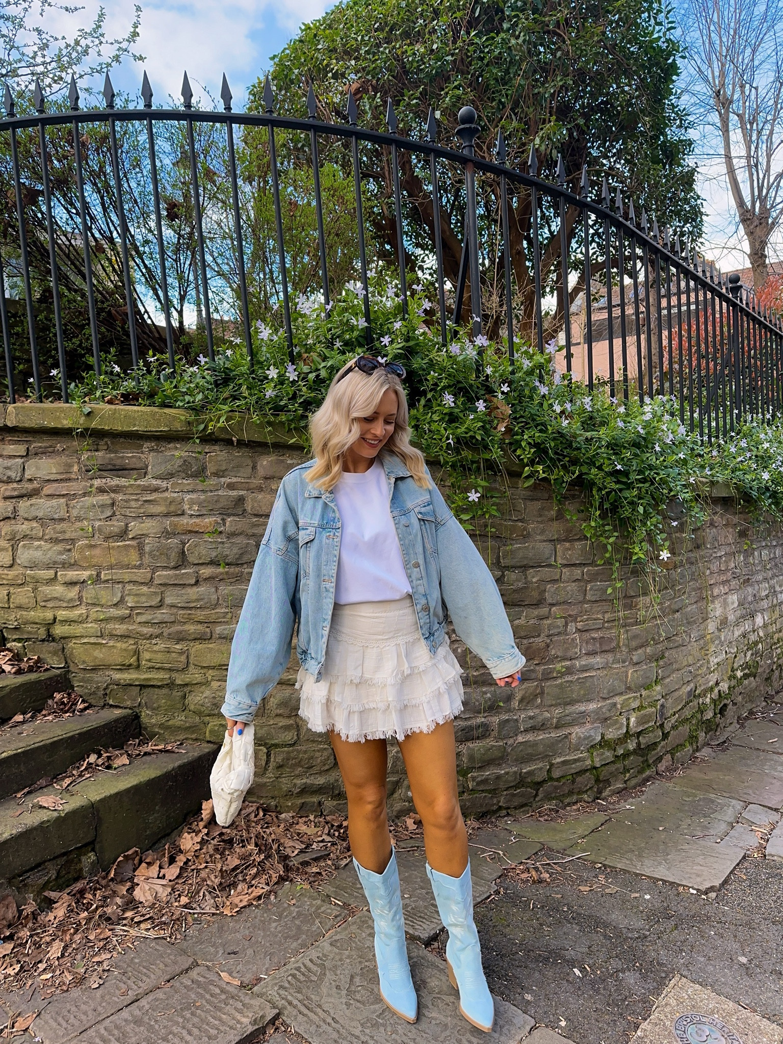 Spring outfit 🌼

Rara skirt, mini skirt, double denim, festival outfit, spring style 

Boots are Bershka 