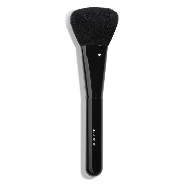 Blush Brush N°110 | Chanel, Inc. (US)