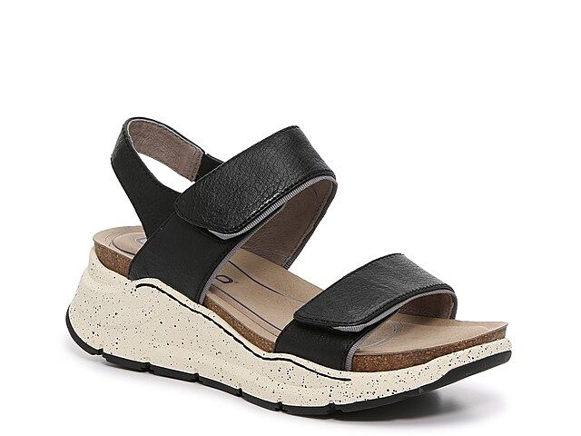 Olivette Wedge Sandal | DSW