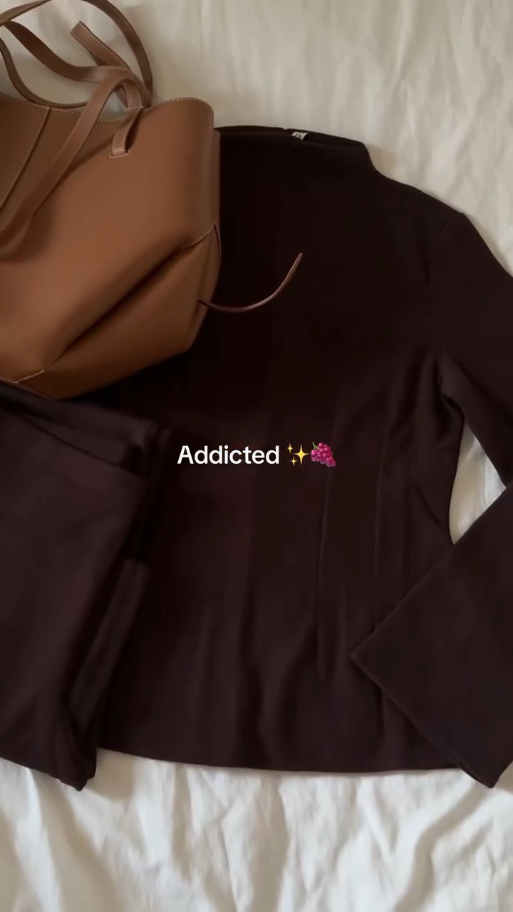 Love it 
Folgt für mehr @sheglamms 

Ad 

#hm #viral #fashion #trend #burgundy