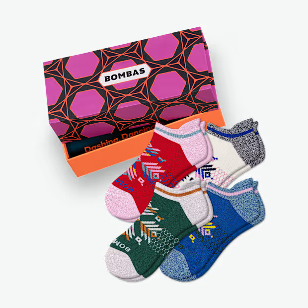 Women's Holiday Snowflake Ankle Sock 4-Pack Gift Box | Bombas