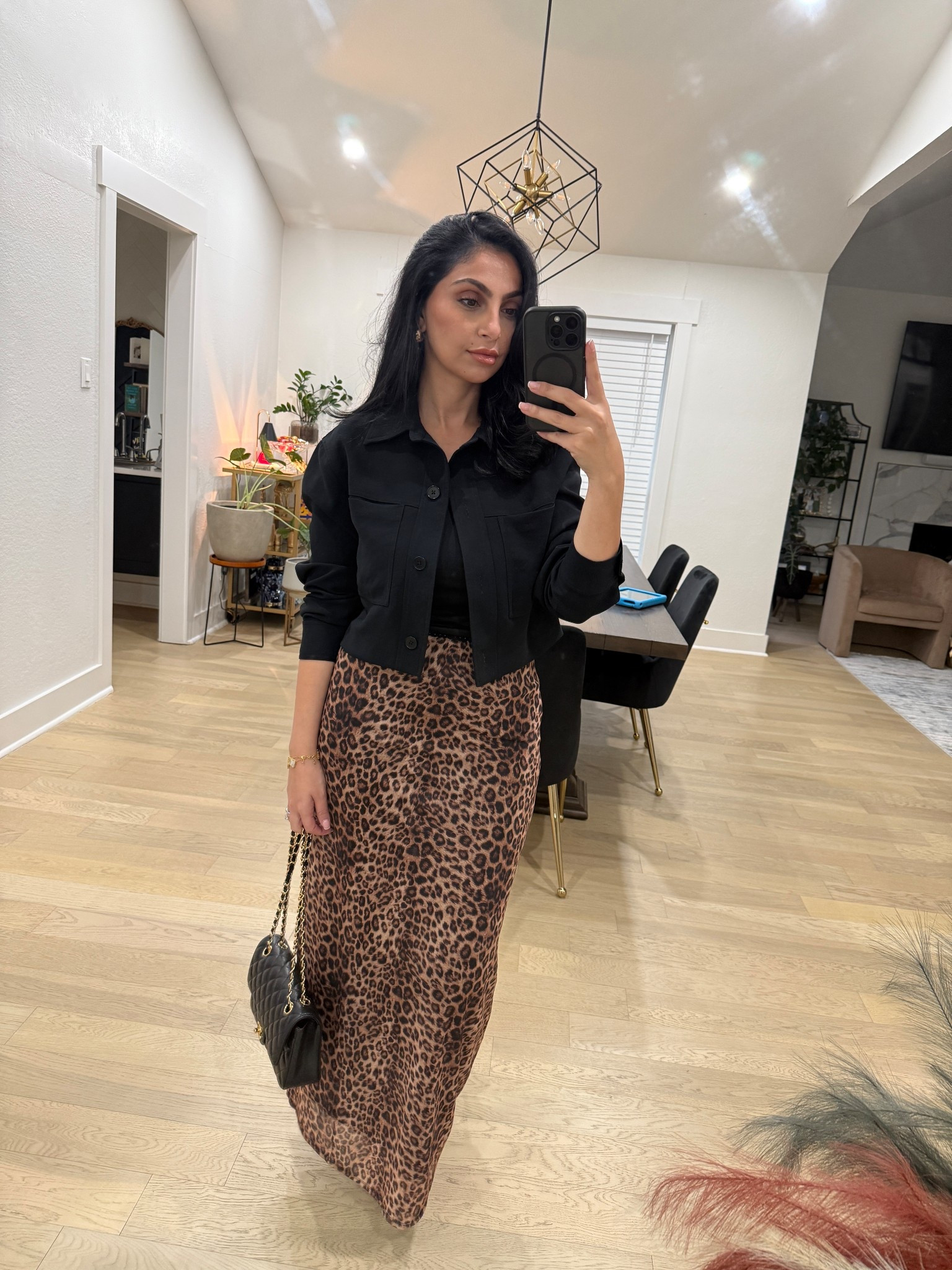 Leopard season is here! If you’re looking for a statement skirt, I’ve got the one. Dress it up with boots once the temperature drops and you’ve got yourself a fantastic outfit. 

#midiskirt #leopardskirt #12thandtribe

#LTKootd #LTKFindsUnder50 #LTKHoliday