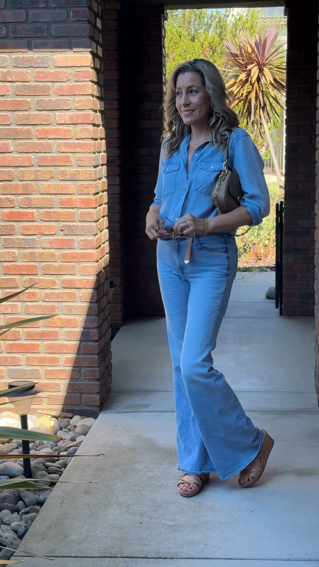 Soft, drapey, and effortlessly chic—this Rails snap-button top is a total win from the Nordstrom Anniversary Sale 🤎 The lightweight fabric, subtle western vibe, and flattering fit make it perfect for so many occasions. I styled it with flared denim and wedges for an easy daytime look you can wear to brunch, shopping, or a casual dinner.

📍Where to wear: girls’ lunch, casual Fridays, weekend coffee runs, travel days


ootd, fashionover30, fashionover40, fashionover50, casualoutfits, stylishandgrateful, stylish&grateful, modestoutfits, classy casual, railsclothing, nordstromanniversarysale, nsale2025, fallfashion2025, capsulewardrobe, elevatedbasics, westernstyle, denimon denim, comfyandchic, everydaystyle, nsalefinds

#LTKOver40 #LTKSeasonal #LTKSaleAlert