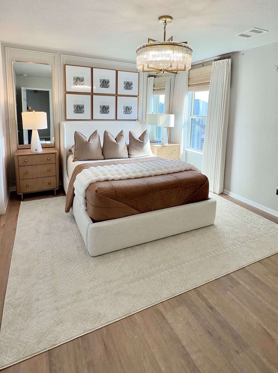 Rug is from Wayfair and budget friendly 

#LTKHome #LTKHoliday #LTKSaleAlert