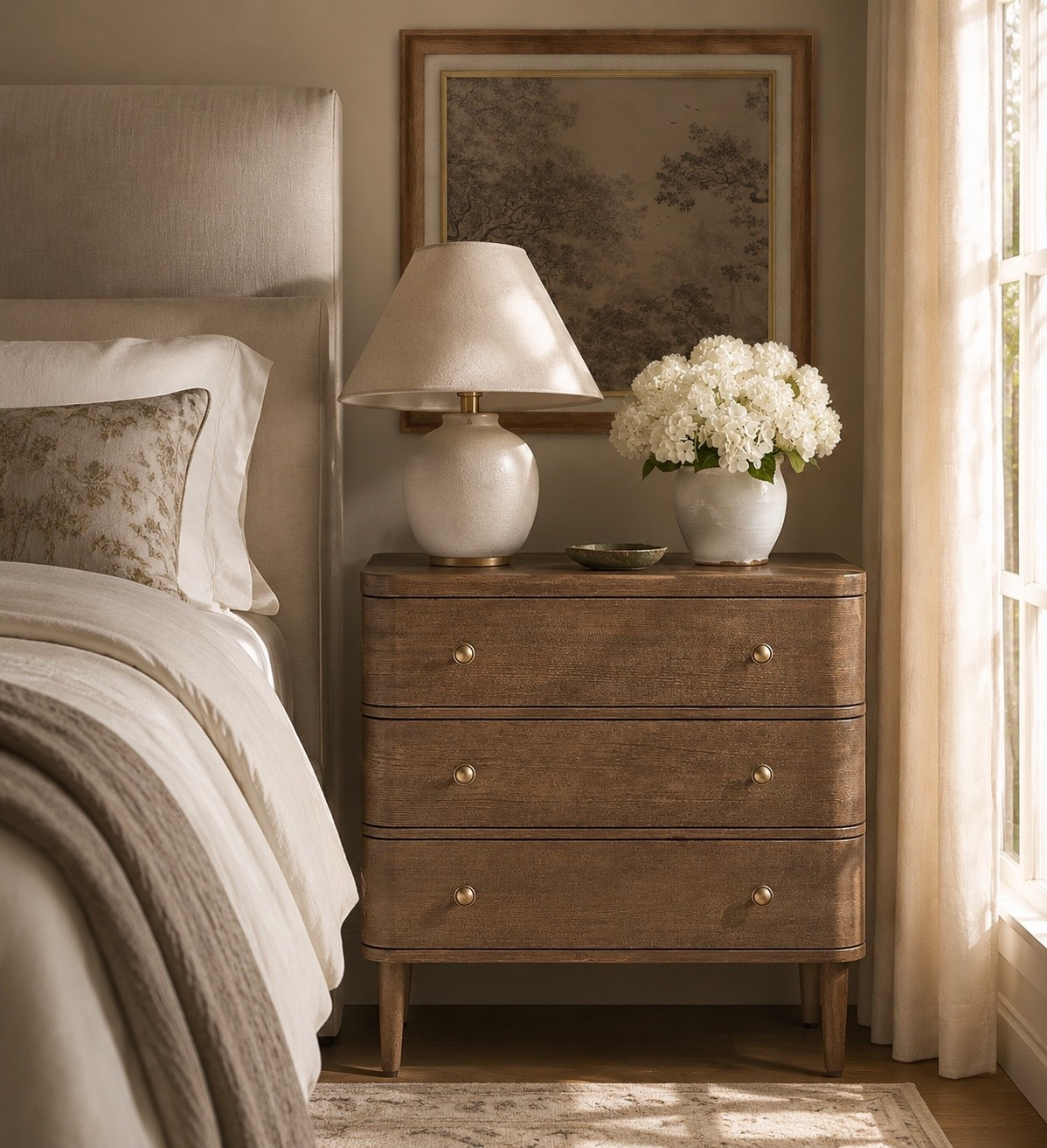 The nightstand and picture looks like Pottery Barn, but they are both from Amazon and are so affordable! ￼

#LTKHome