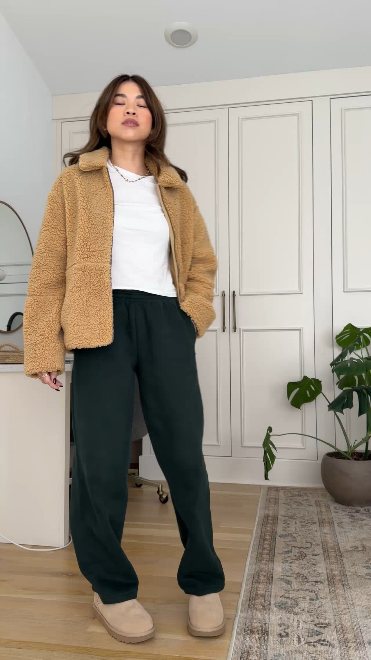 Sizing info: Fleece size XS, tee XS, sweats size XS short!

Activewear, casual winter outfit, casual style, petite activewear, Vuori, Vuori pants, petite fashion, outfit inspiration, workout outfit, walk outfit, cozy outfit, ootd, nashville style, mom style,  

 

#LTKHoliday #LTKmomlife #LTKPetite