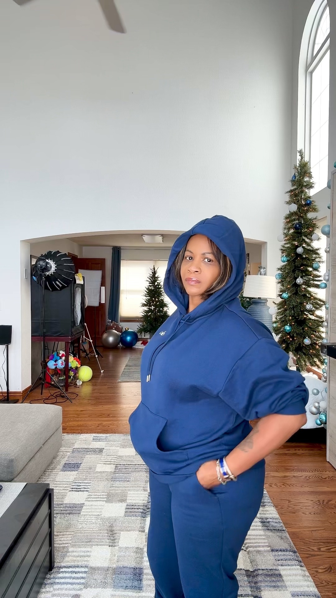 Feeling: Dressed in a soft blanket. Pockets in the top and the bottom. You can never have too many pockets. 

#LTKStyleTip #LTKVideo