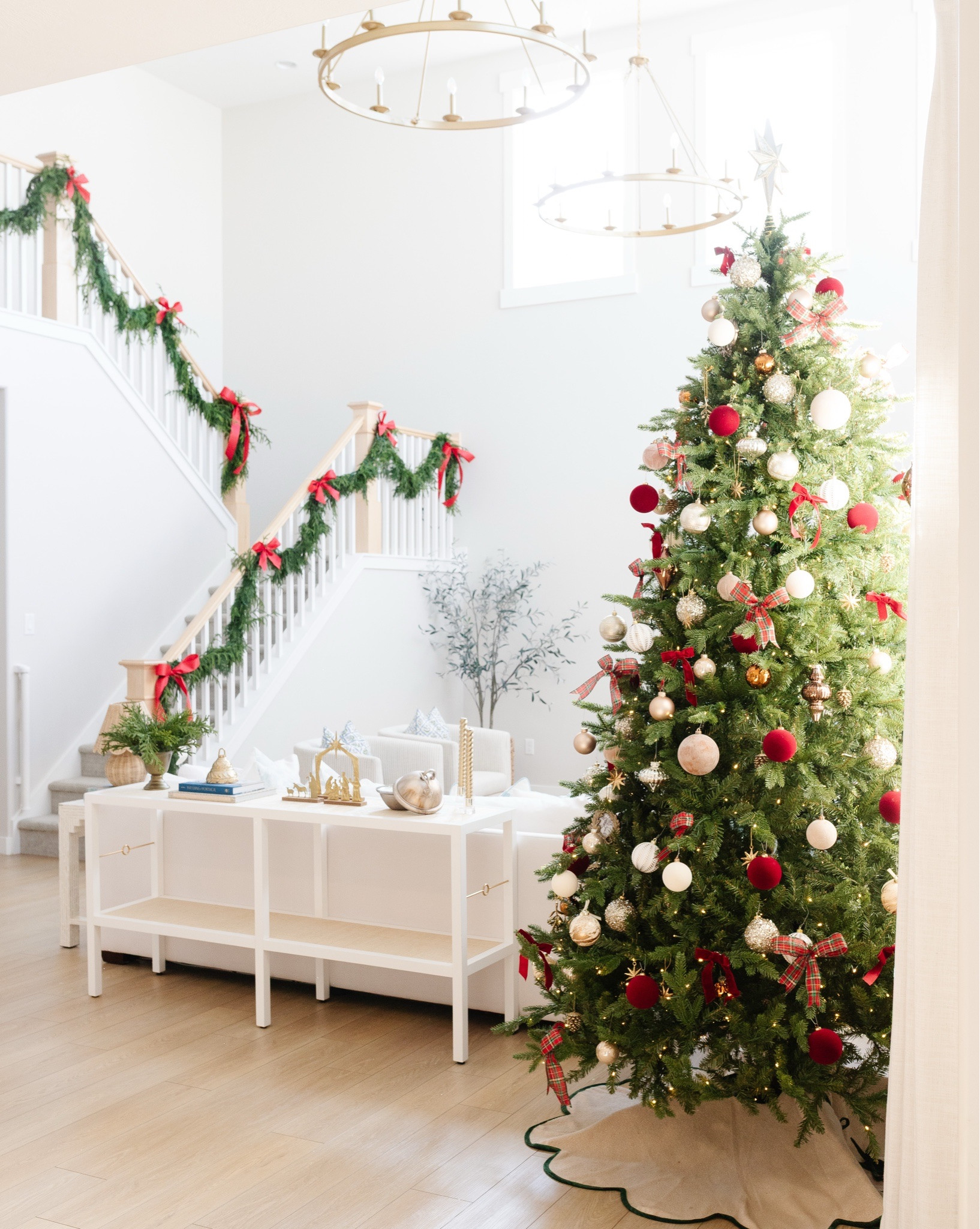 Happy December 1st 🌲It’s officially Christmas season (although Christmas has been in full swing for the last month at our house) 

Here is an official look at our 2025 Christmas tree from alllll the angles 

We have the @kingofchristmas Alpine Fir with 1100 Warm LED lights and I cannot rave about it enough. It looks so realistic, is so full and my favorite part is that I can put it together all by myself in under 2 minutes 🙌 

#traditionalchristmas #coastalclassicchristmas #classicchristmas #ralphlaurenchristmas #kingofchristmas #ad #gifted

#LTKHoliday #LTKSeasonal #LTKHome