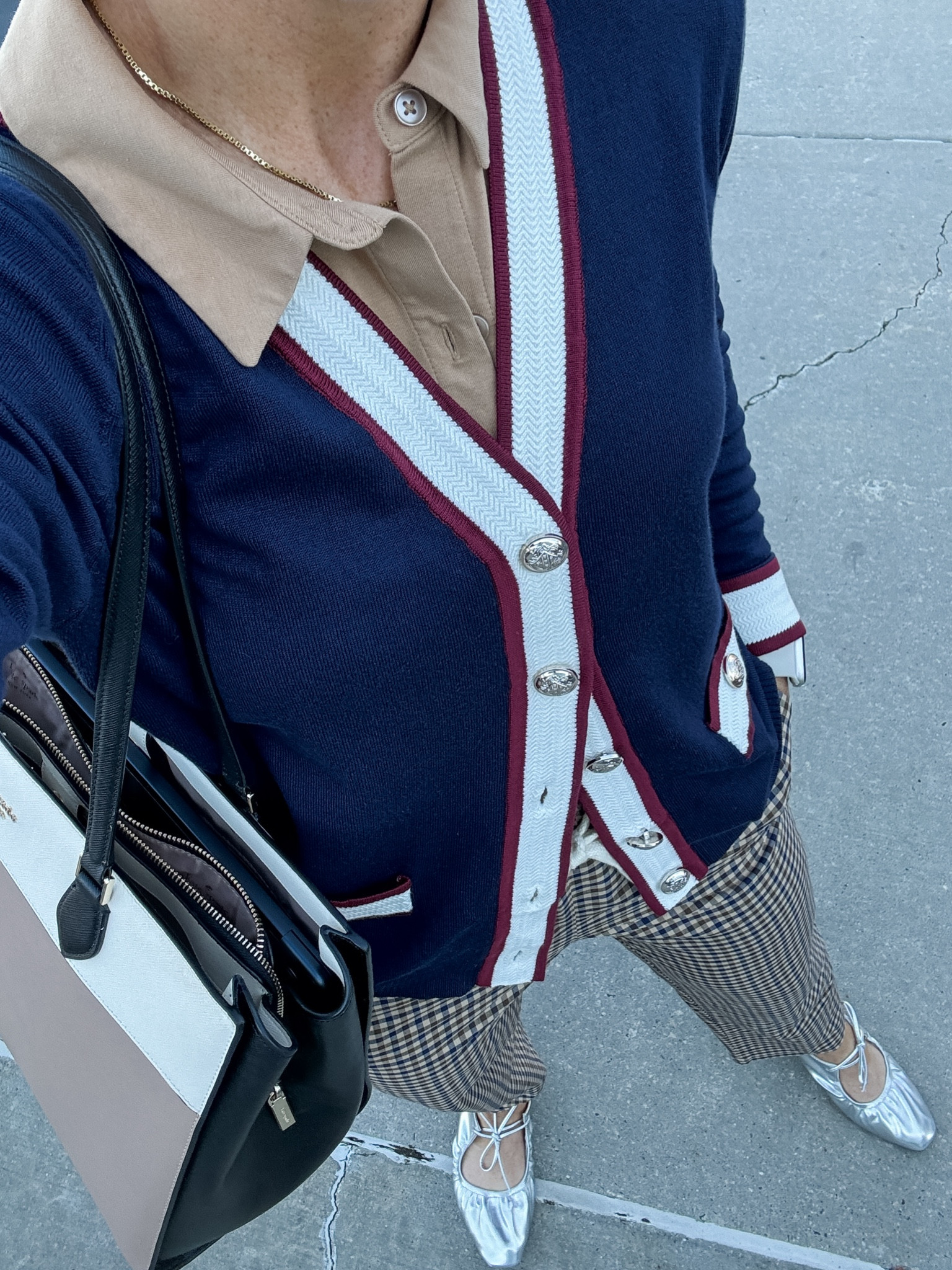 Wearing a medium in this cardigan and shoes run tts, maybe a tad snug on both! Sweater is on mega sale!
And my laptop bag is so convenient to carry my laptop around for work! 

#LTKFindsUnder50 #LTKItBag #LTKSaleAlert