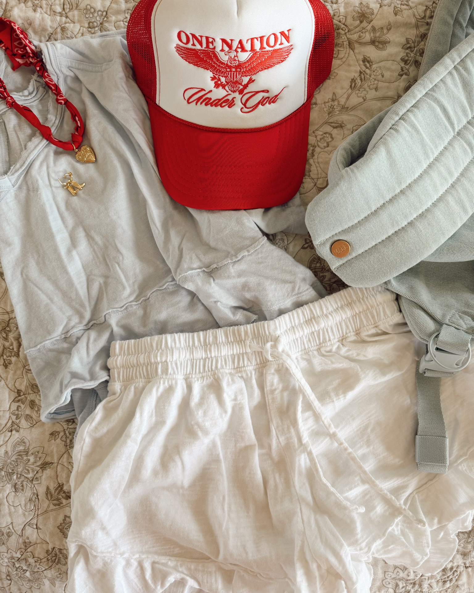 today’s ootd 🇺🇸❤️🦋🤍

#LTKmomlife #LTKootd #LTKBaby