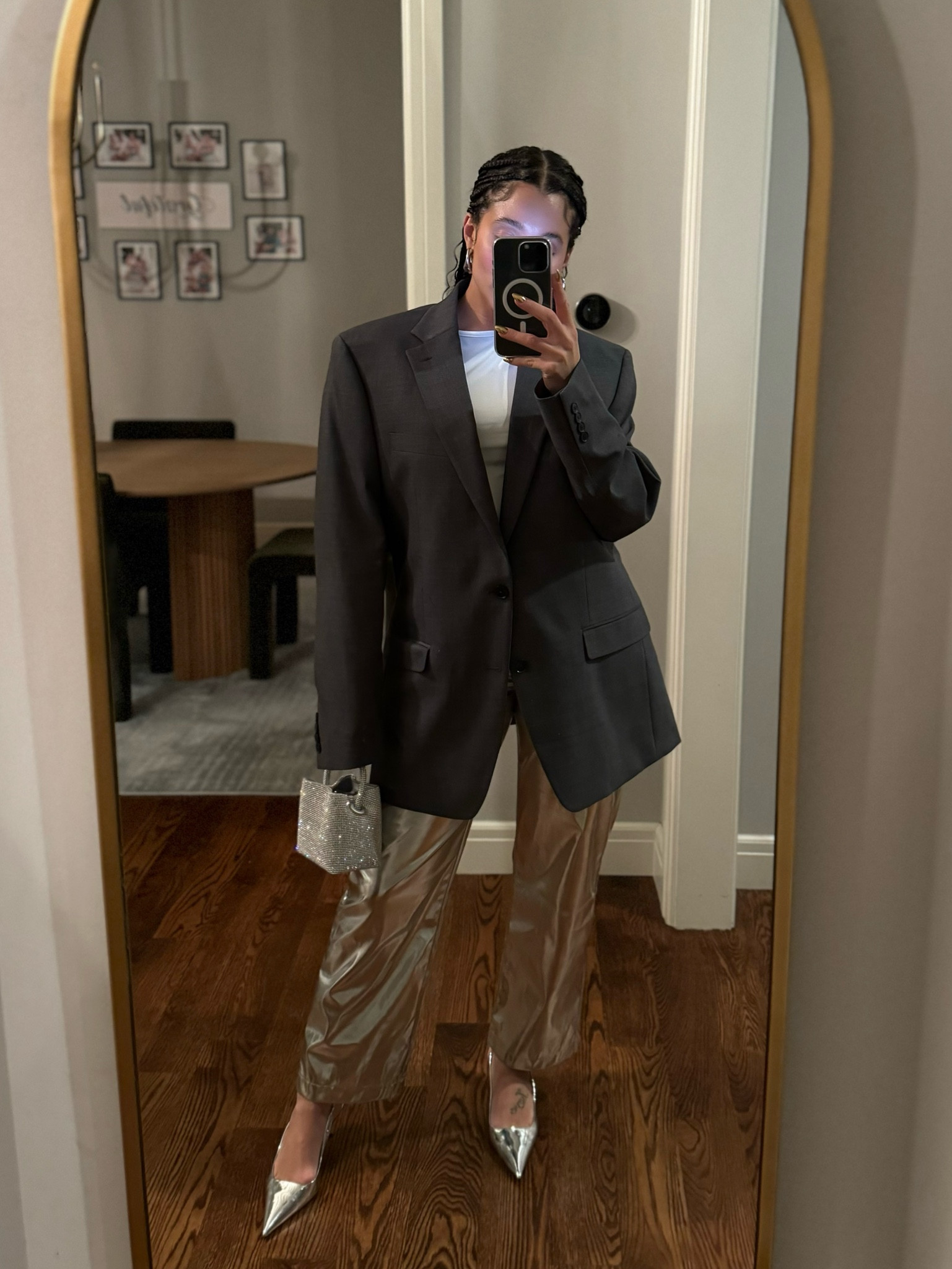Loved the black blazer so much, I got it in gray too🪩🙌🏽

I am wearing a 42L