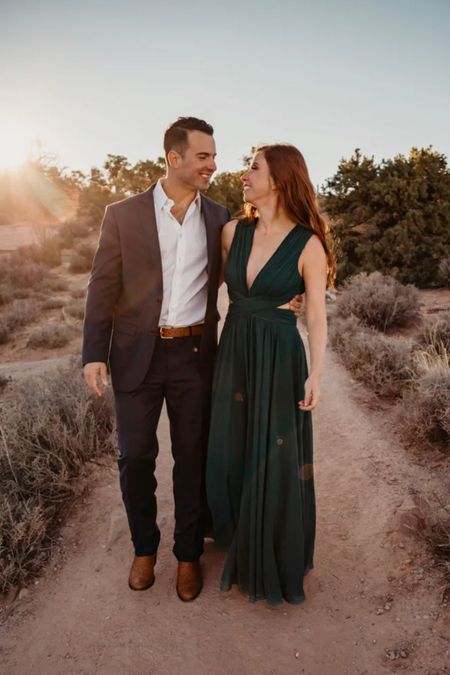 This engagement photo dress is amazing!

Fall engagement photo dress, outdoor engagement photo dress, forest green engagement photo dress 

#LTKU #LTKunder100 #LTKFind