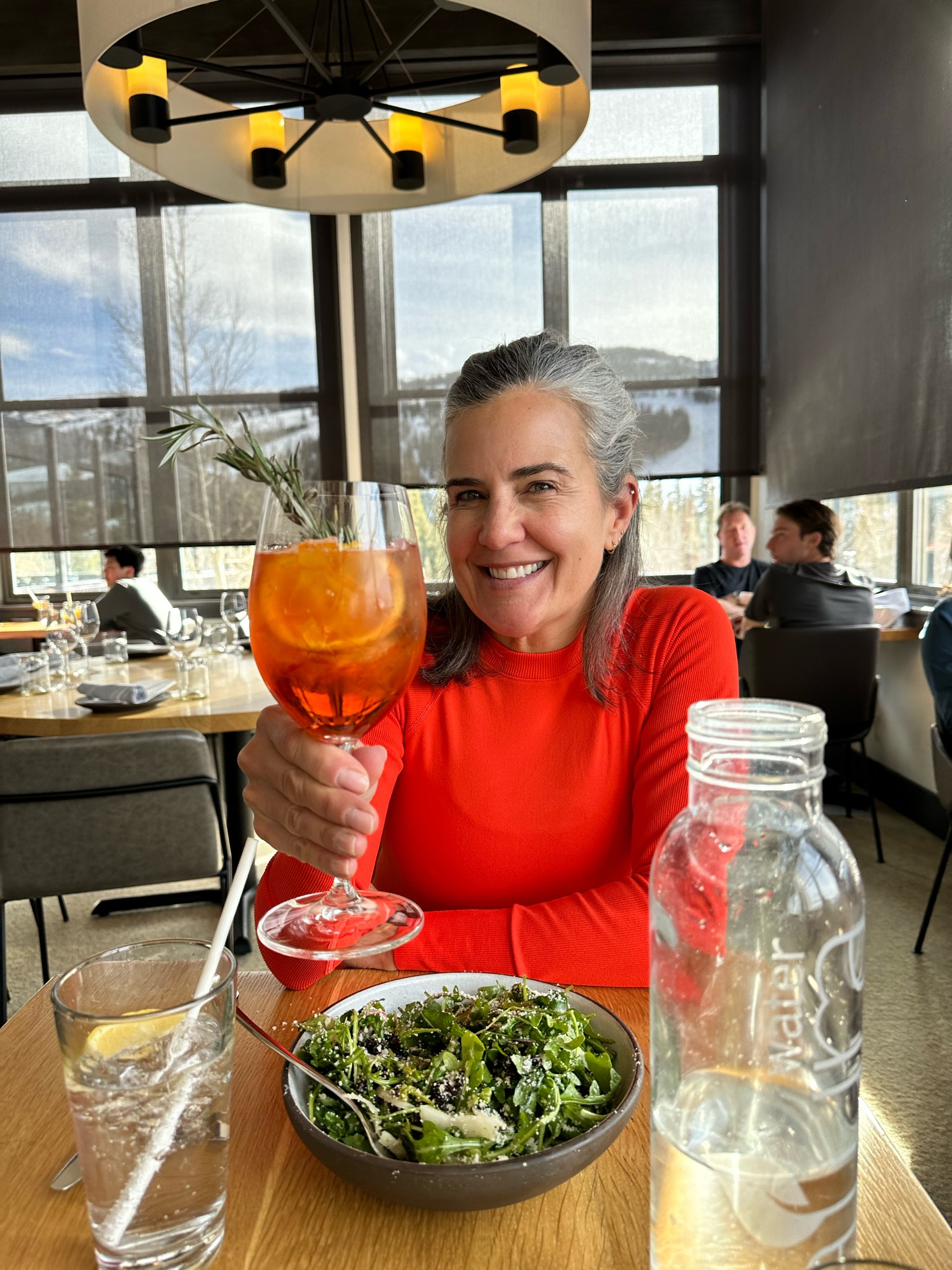 🧡🧡🧡 when your base layer matches your apres ski spritz. 

Cheers! 🥂 