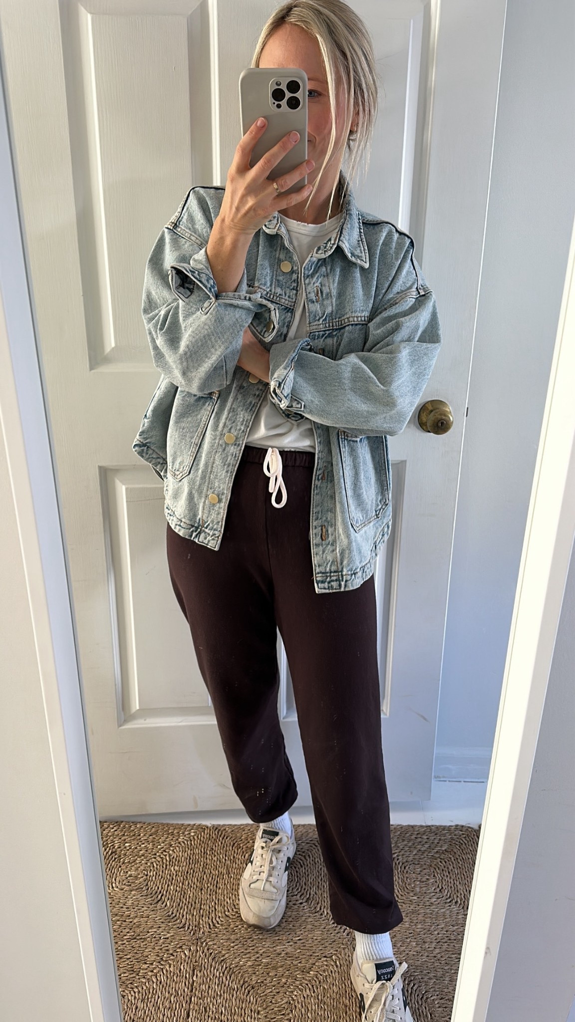 all i wanna do is white t-shirt and sweatpant. have these sweats in 3 colors. wearing an xs. 

#LTKFindsUnder50