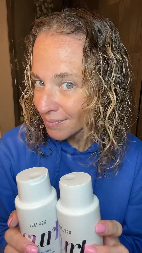 I don't know about you, but with Curly hair, I dread hair washing days because of the shedding. Snag free pre shampoo and Hooked shampoo- you'll see minimal shedding! #curlroutine #curlwowsnagfree #curlwowhooked
#curlwowfloetry #curlwowshook #curlwashingday

#LTKBeauty