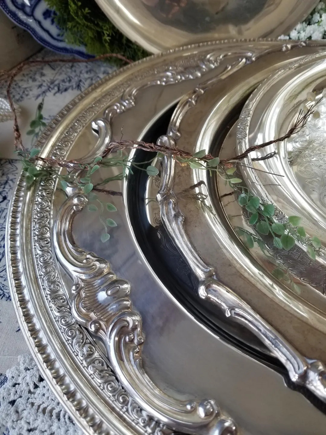 Gorgeous selection of 5 beautiful silver plated serving trays. These lovely silver plated trays w... | Etsy (US)