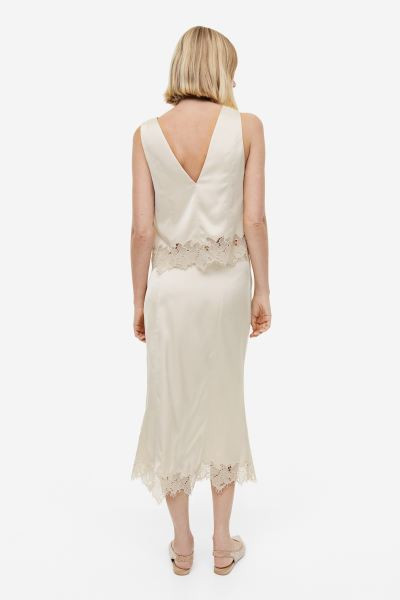 Lace-trimmed satin skirt | H&M (UK, MY, IN, SG, PH, TW, HK)