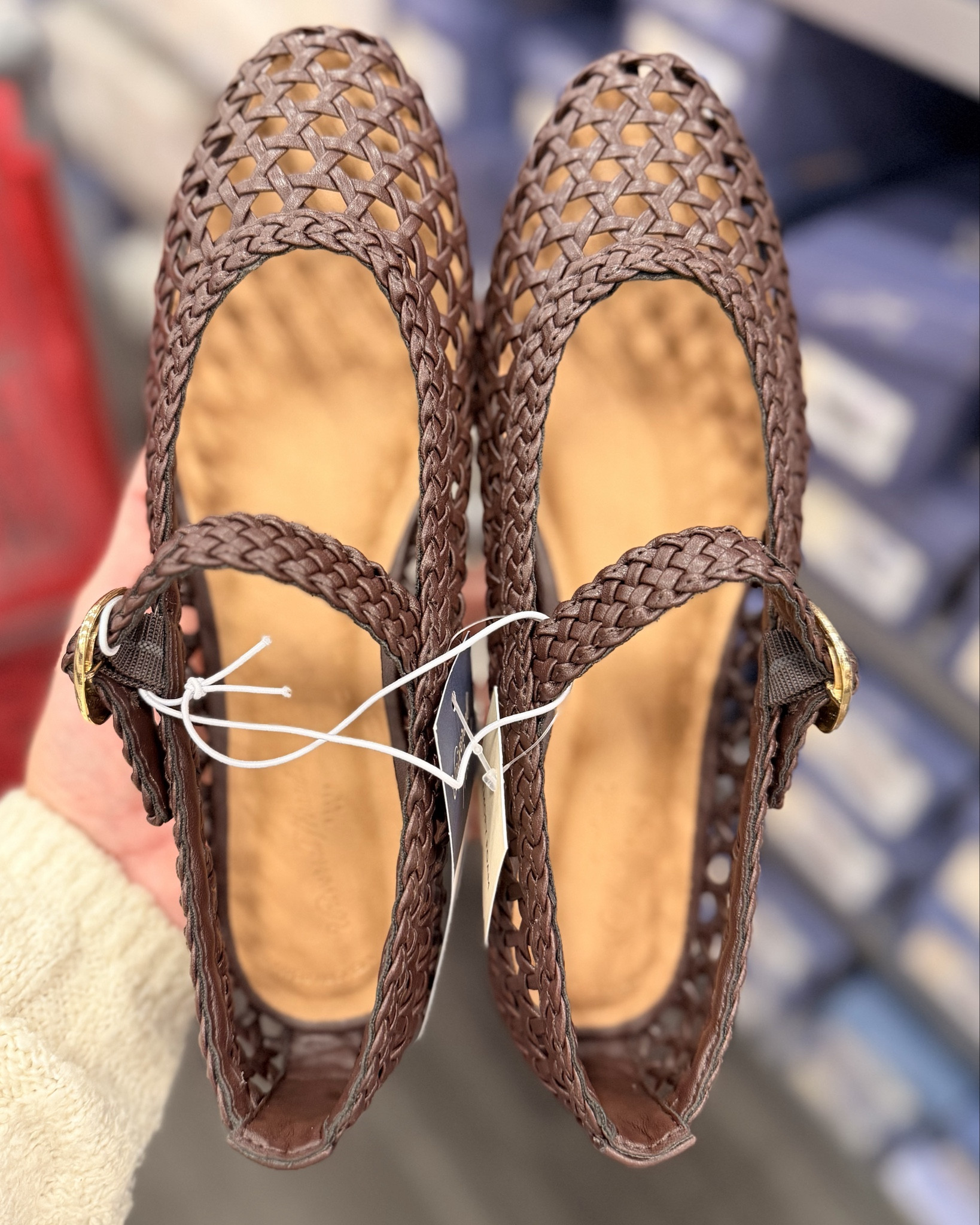 Woven flats for the win! 🤎

#LTKootd