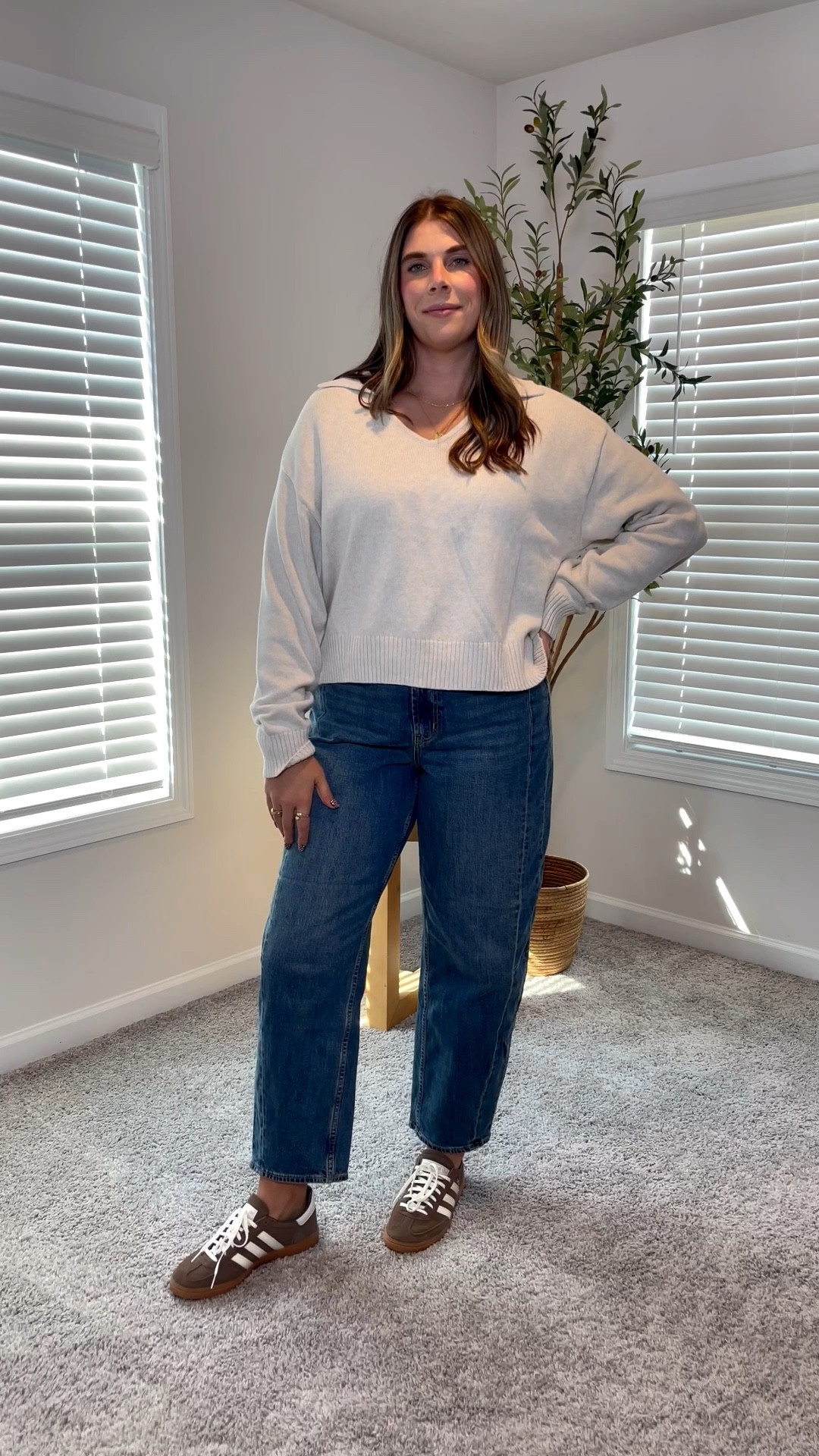 Another affordable and simple but super cute fit! Barrel jeans are actually becoming my personality. I love them so much!

5’9 | 190lbs
Jeans: 12 Talk
Shirt: XL

#barreljeans #fallfashion #targetfinds #midsizefashion #oldnavystyle

#LTKMidsize #LTKFallSale #LTKFindsUnder50