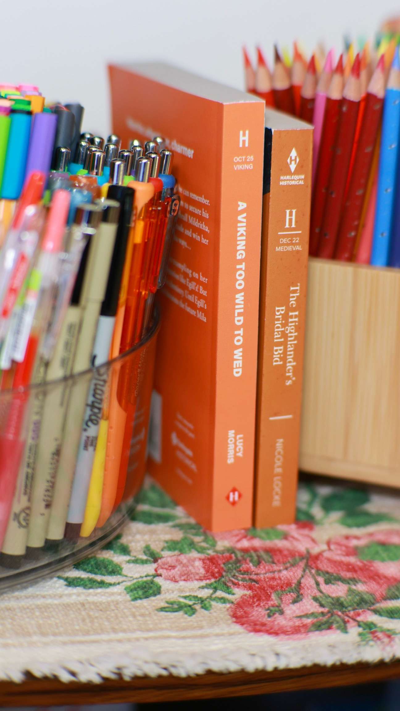 Harlequin is getting rid of its historical romance line and I’m sad about it 😭


Glasses: Vooglam
Chain: Mygirlzthreeandme
Lipgloss: Fleeky Friday (check my TT showcase) #romancebooks #historicalromance 